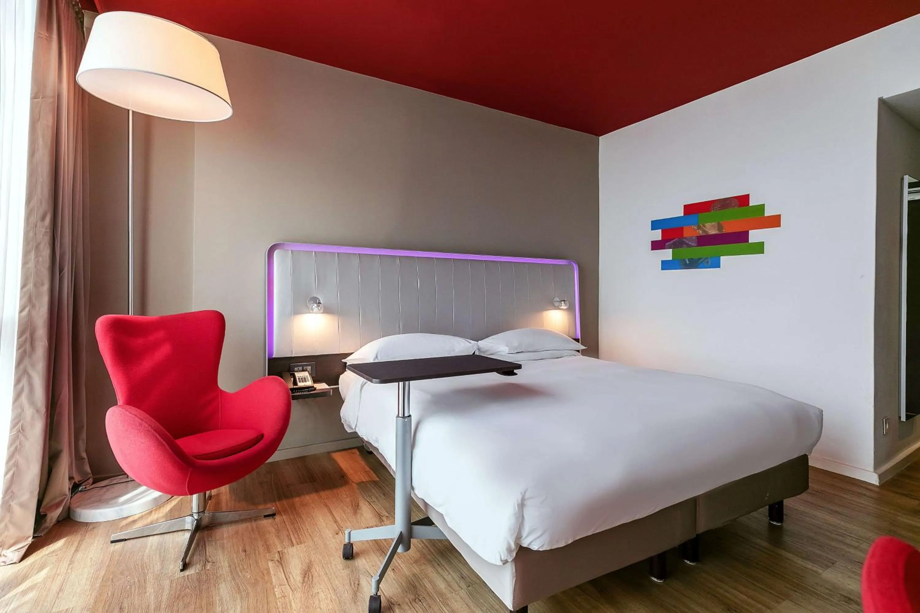 Photo of the whole room, Bed in Park Inn by Radisson Libreville