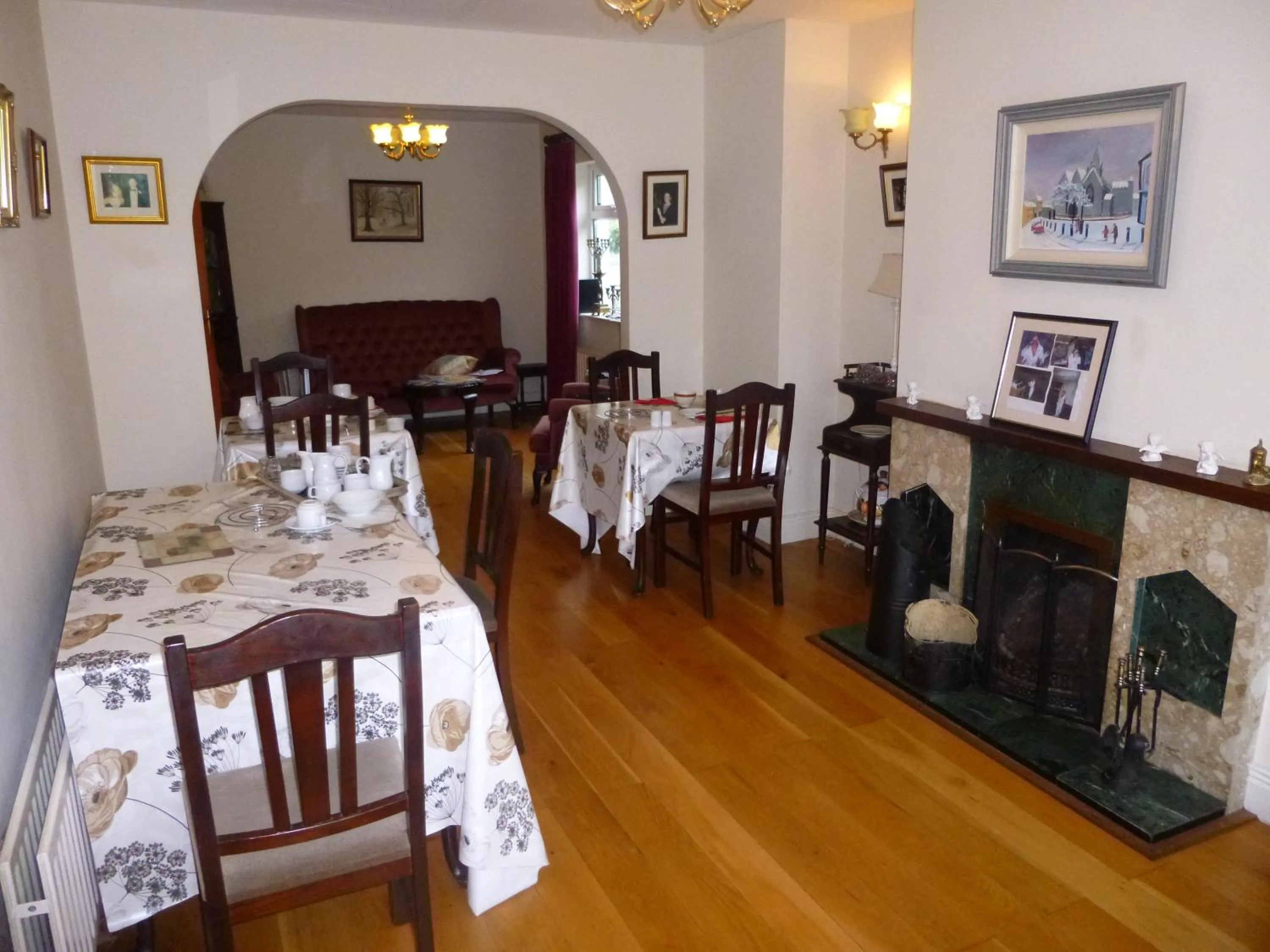 Restaurant/places to eat in Dun Roamin