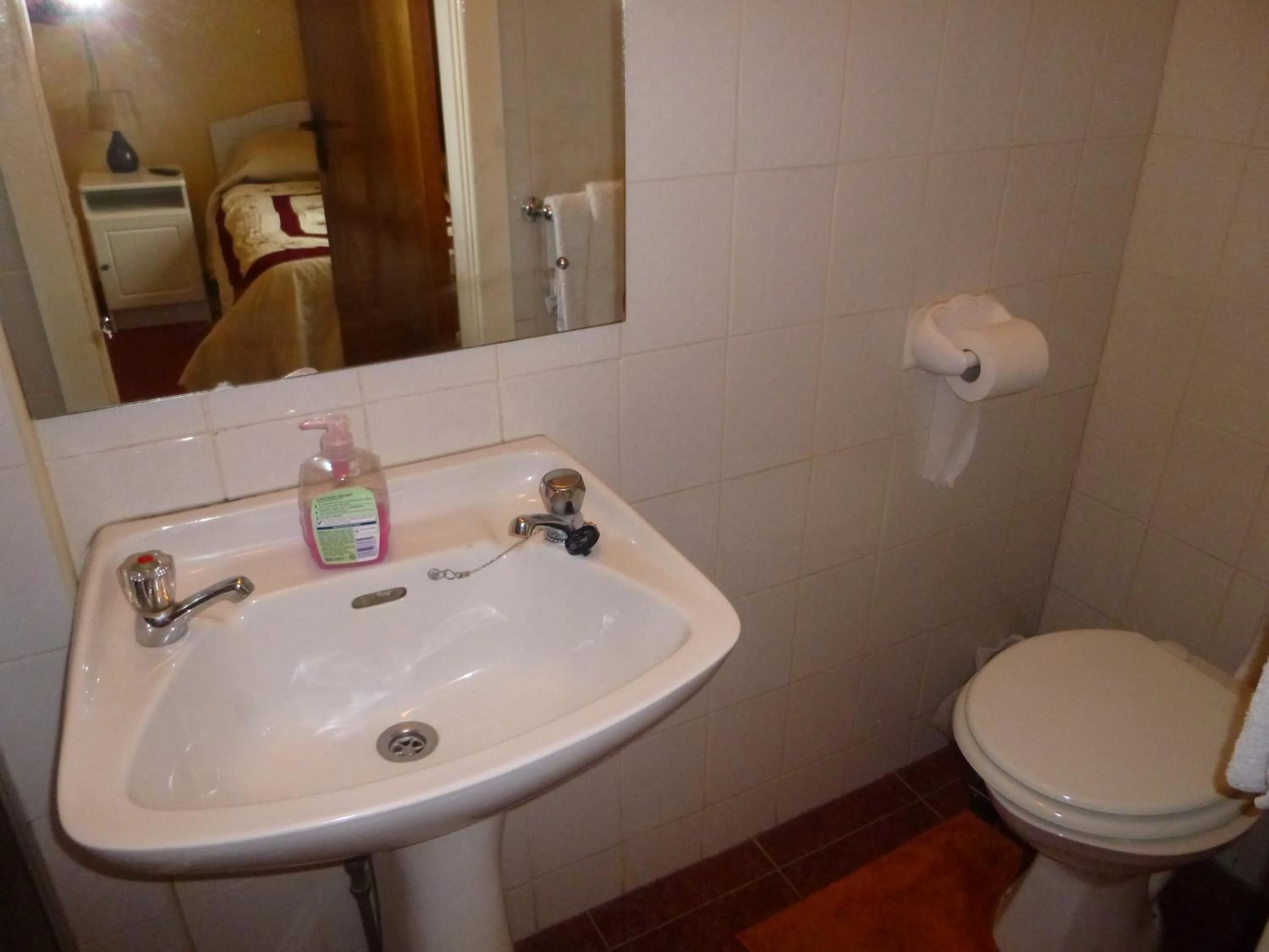 Bathroom in Dun Roamin