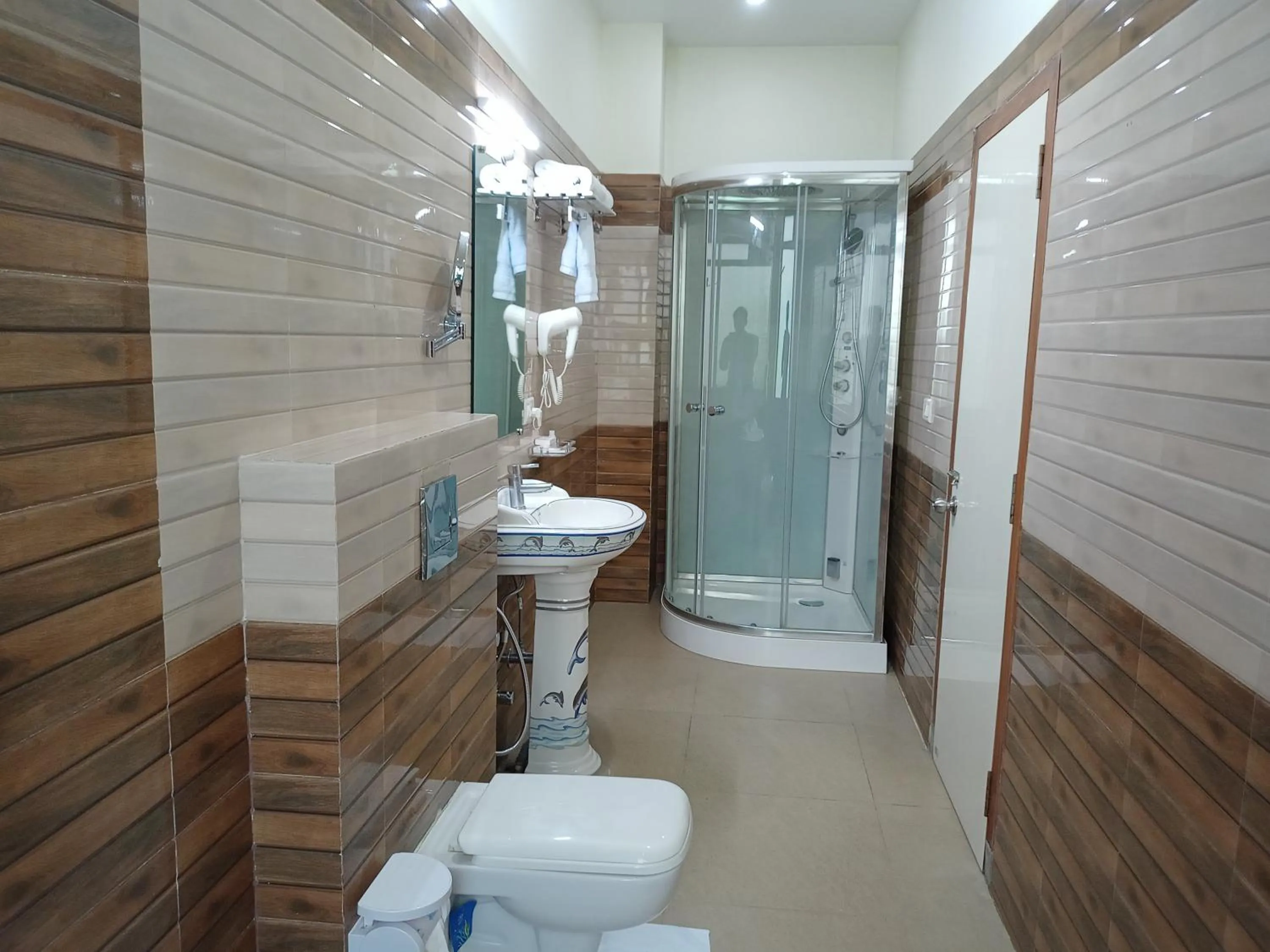 Shower in Dichang Resorts