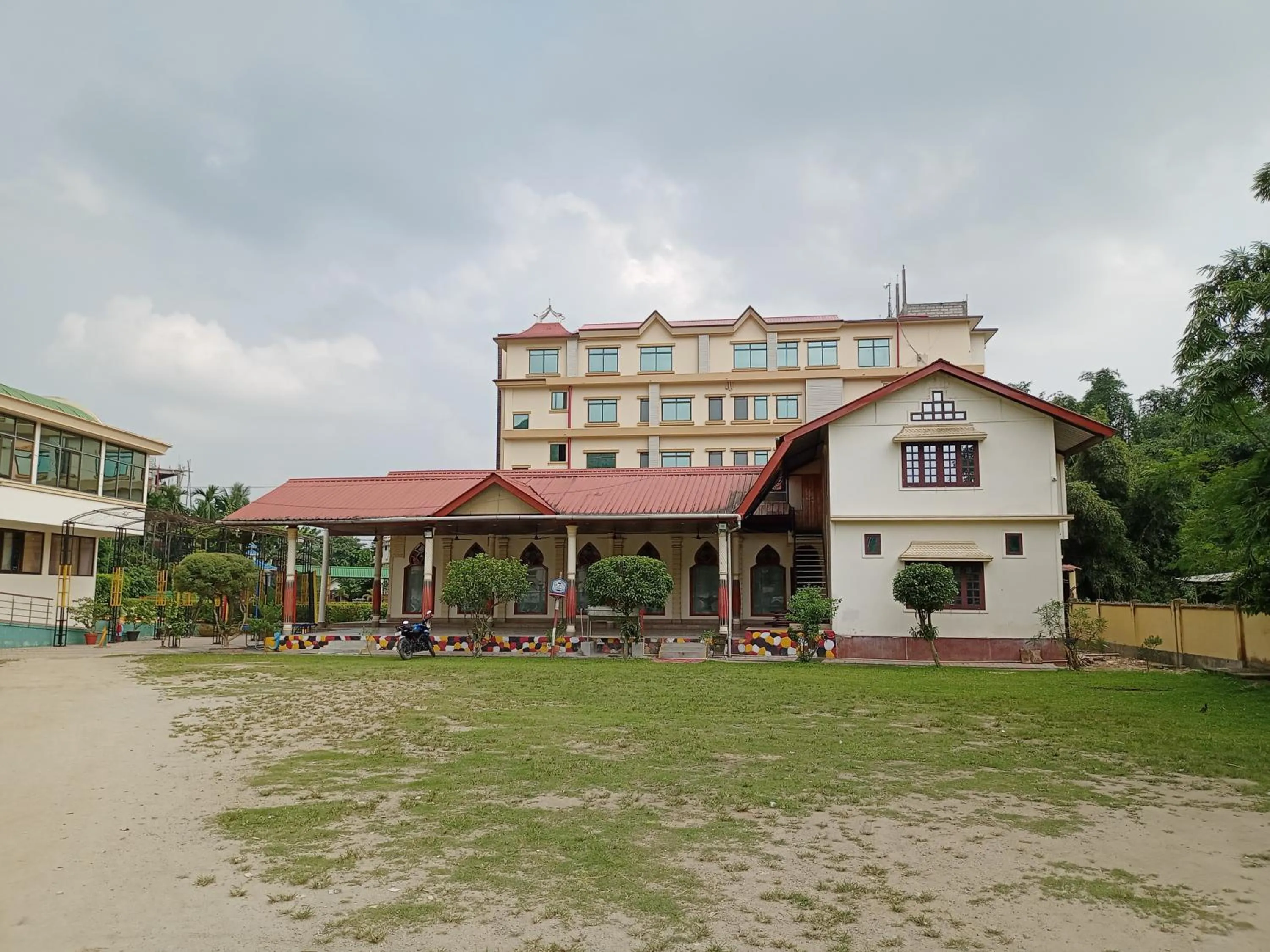 Property building in Dichang Resorts