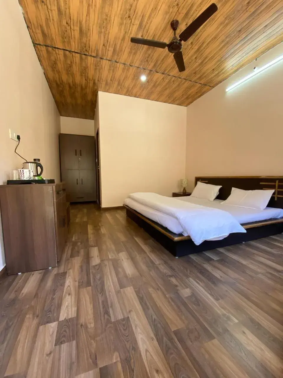 Bedroom, Bed in Bhagirathi Resort by Aikyam Bedroom, Bed in Bhagirathi Resort by Aikyam