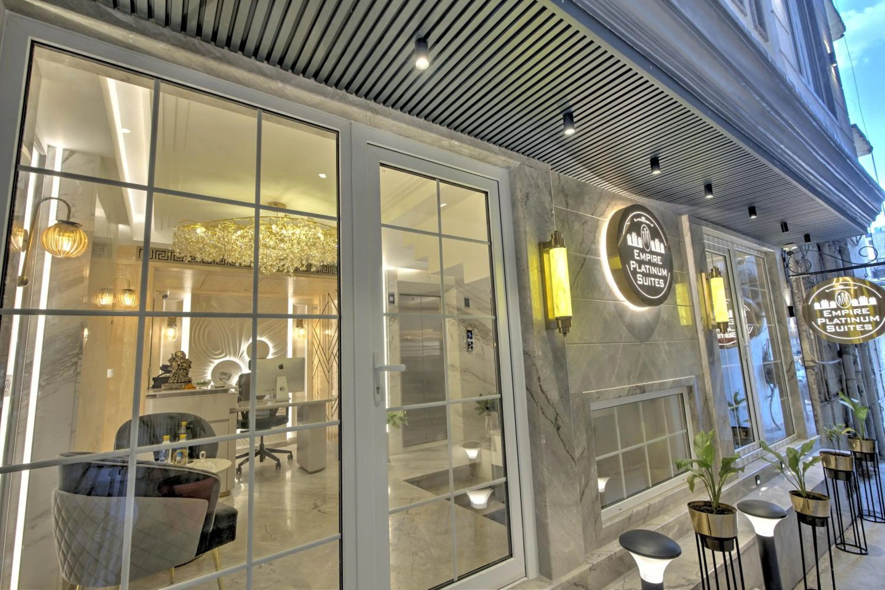 Property building in Empire Platinum Suites-Luxury Aparthotel Central Delhi