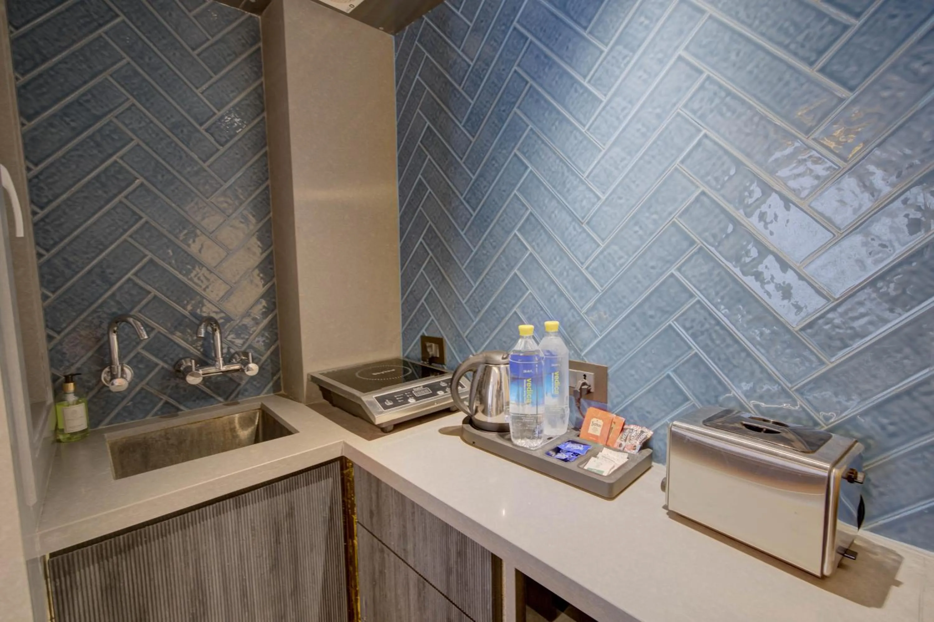 Kitchen or kitchenette in Empire Platinum Suites-Luxury Aparthotel Central Delhi