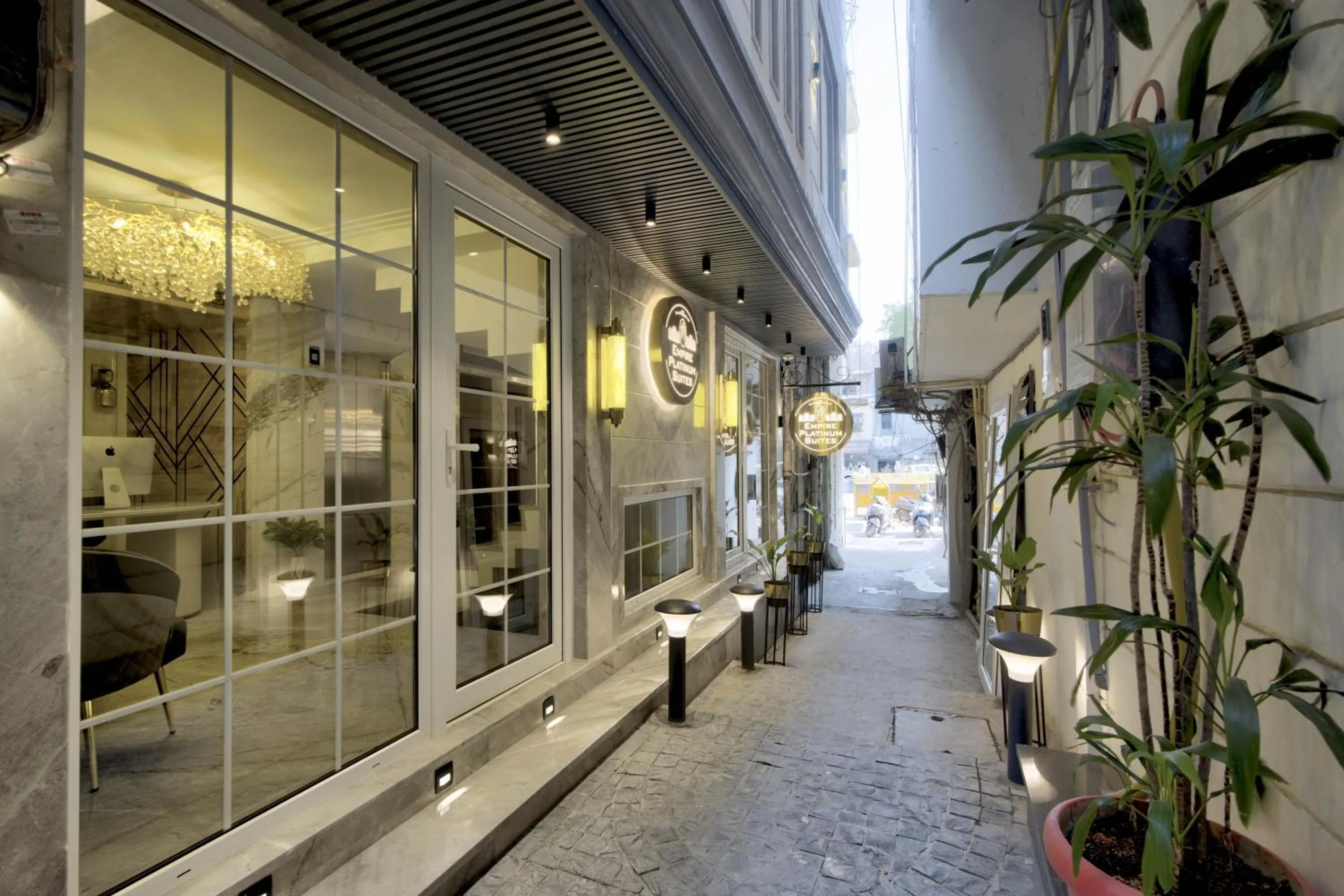 Property building in Empire Platinum Suites-Luxury Aparthotel Central Delhi