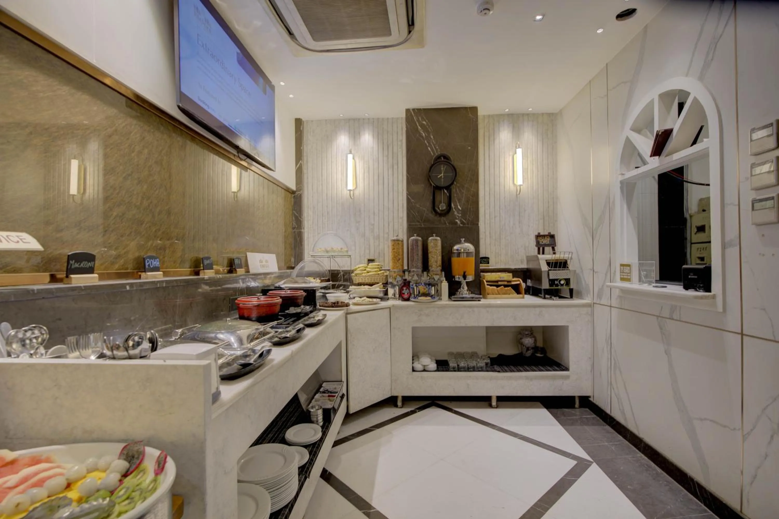Restaurant/places to eat in Empire Platinum Suites-Luxury Aparthotel Central Delhi
