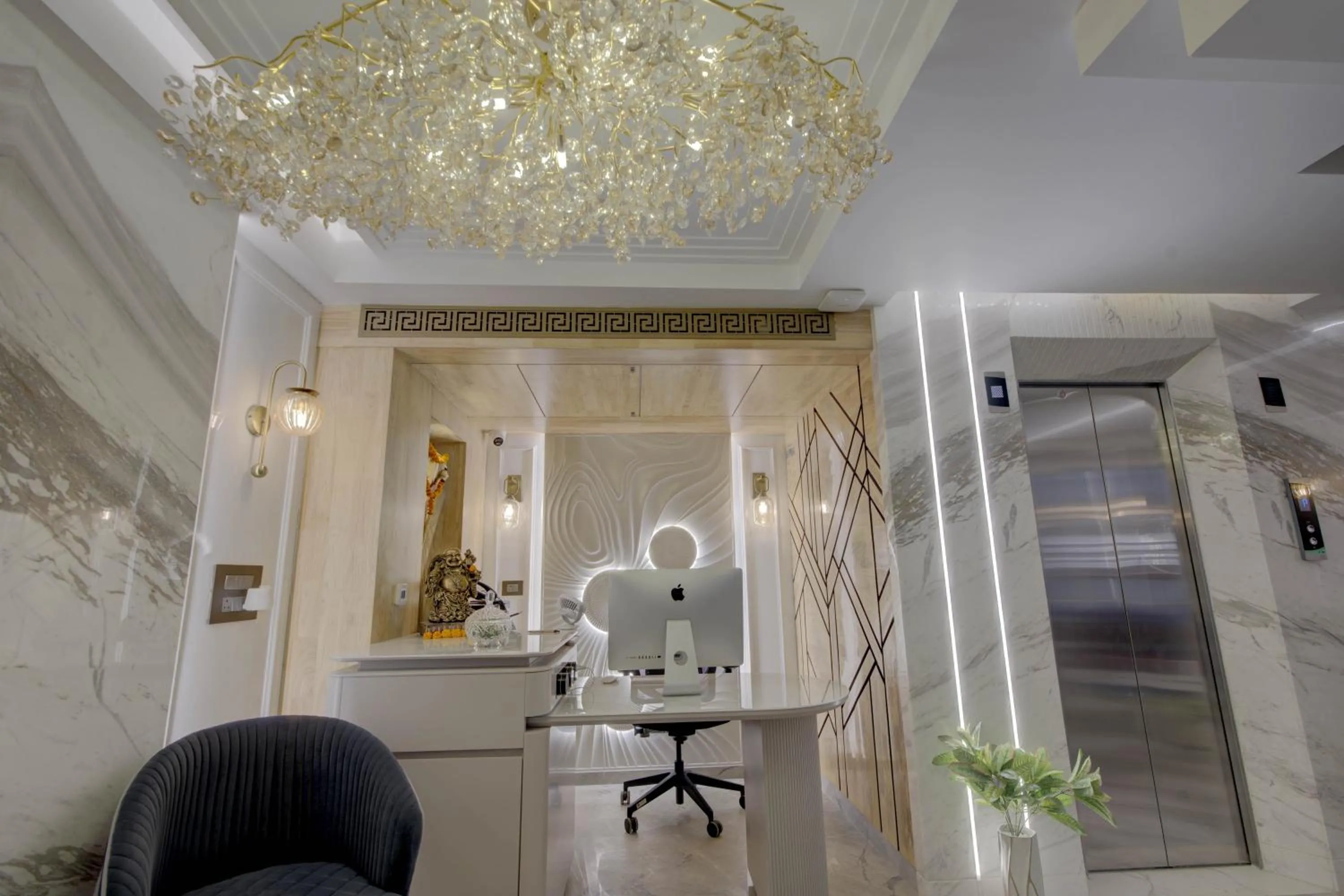 Lobby or reception in Empire Platinum Suites-Luxury Aparthotel Central Delhi