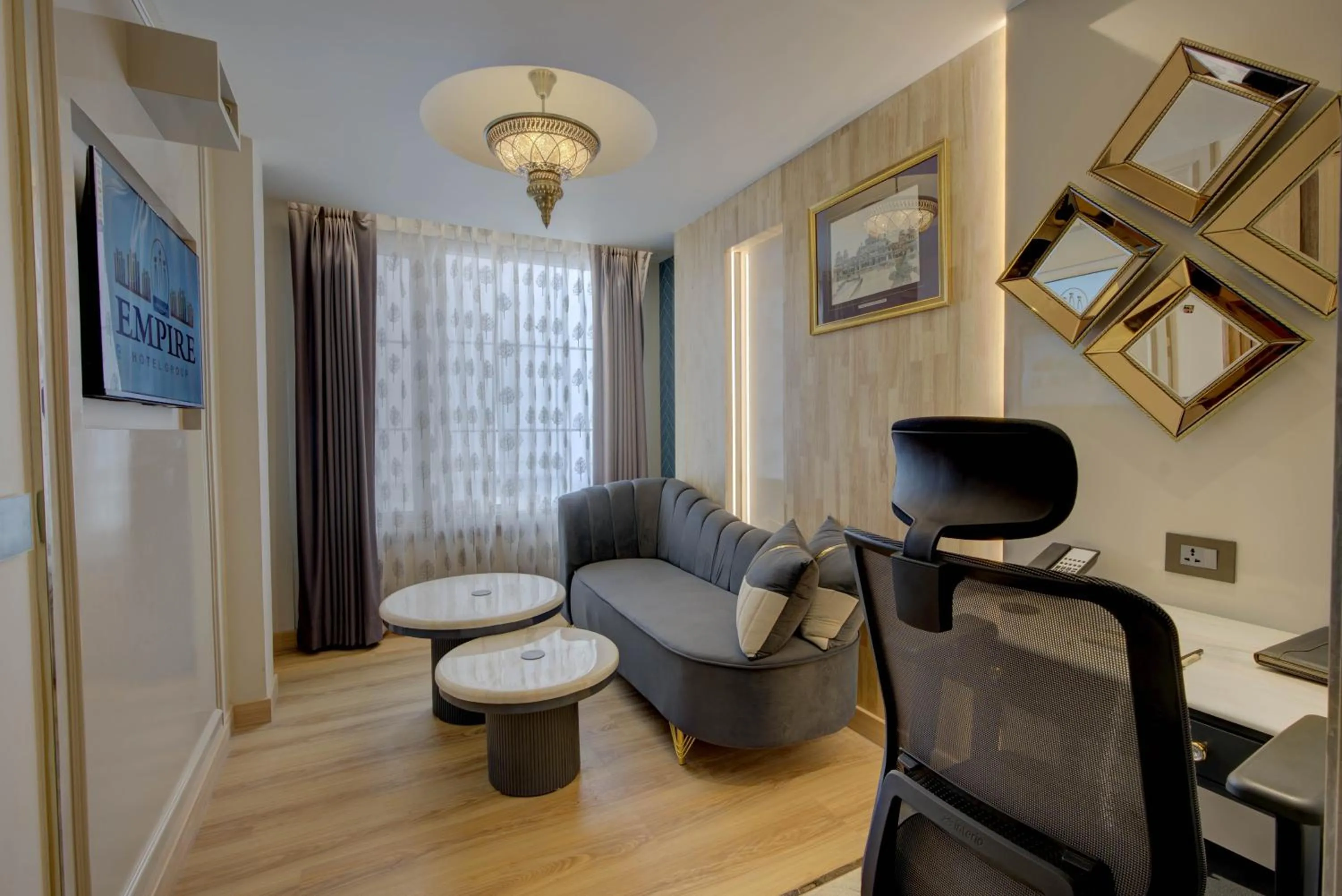 Living room in Empire Platinum Suites-Luxury Aparthotel Central Delhi