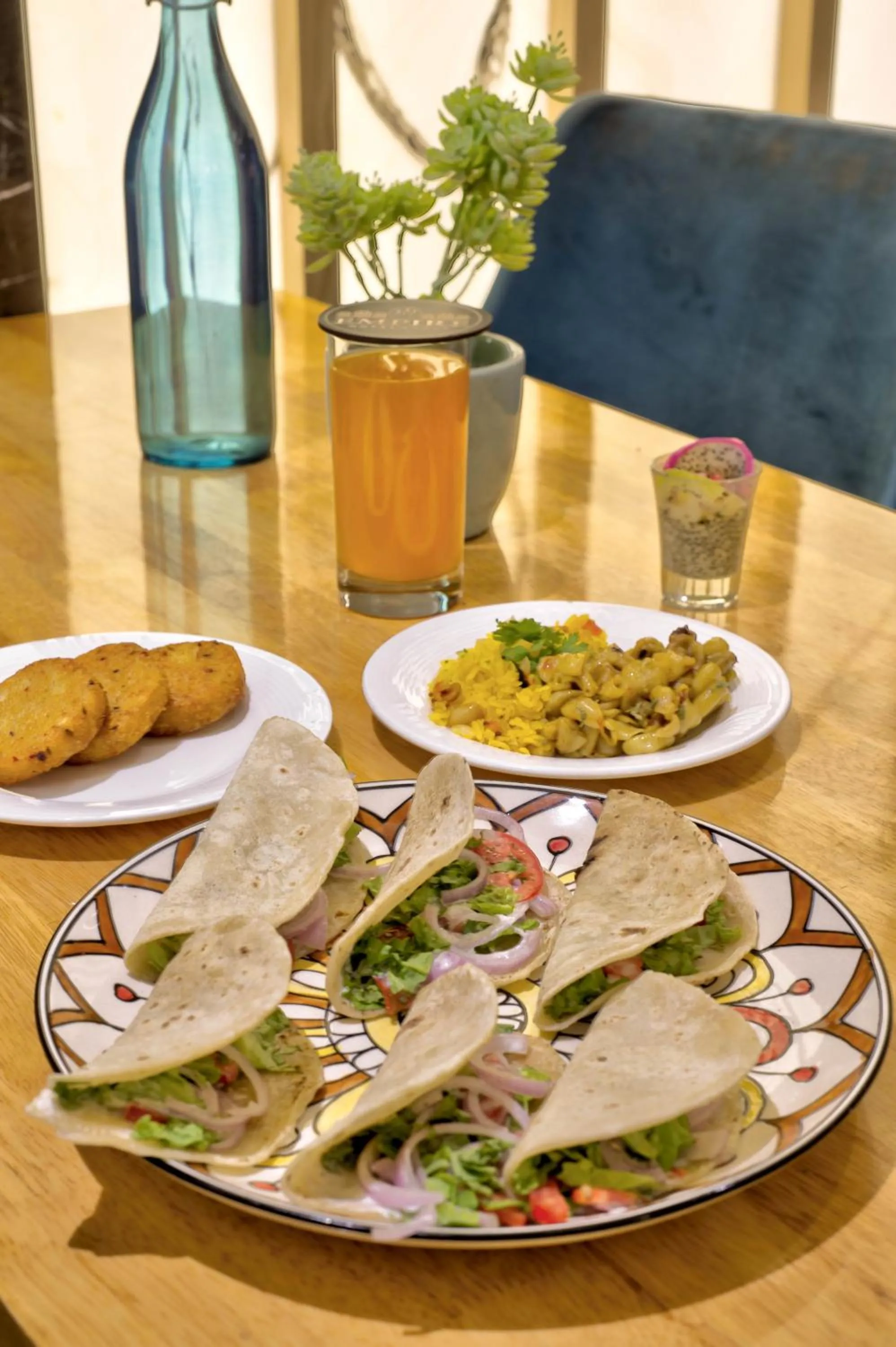 Food and drinks in Empire Platinum Suites-Luxury Aparthotel Central Delhi