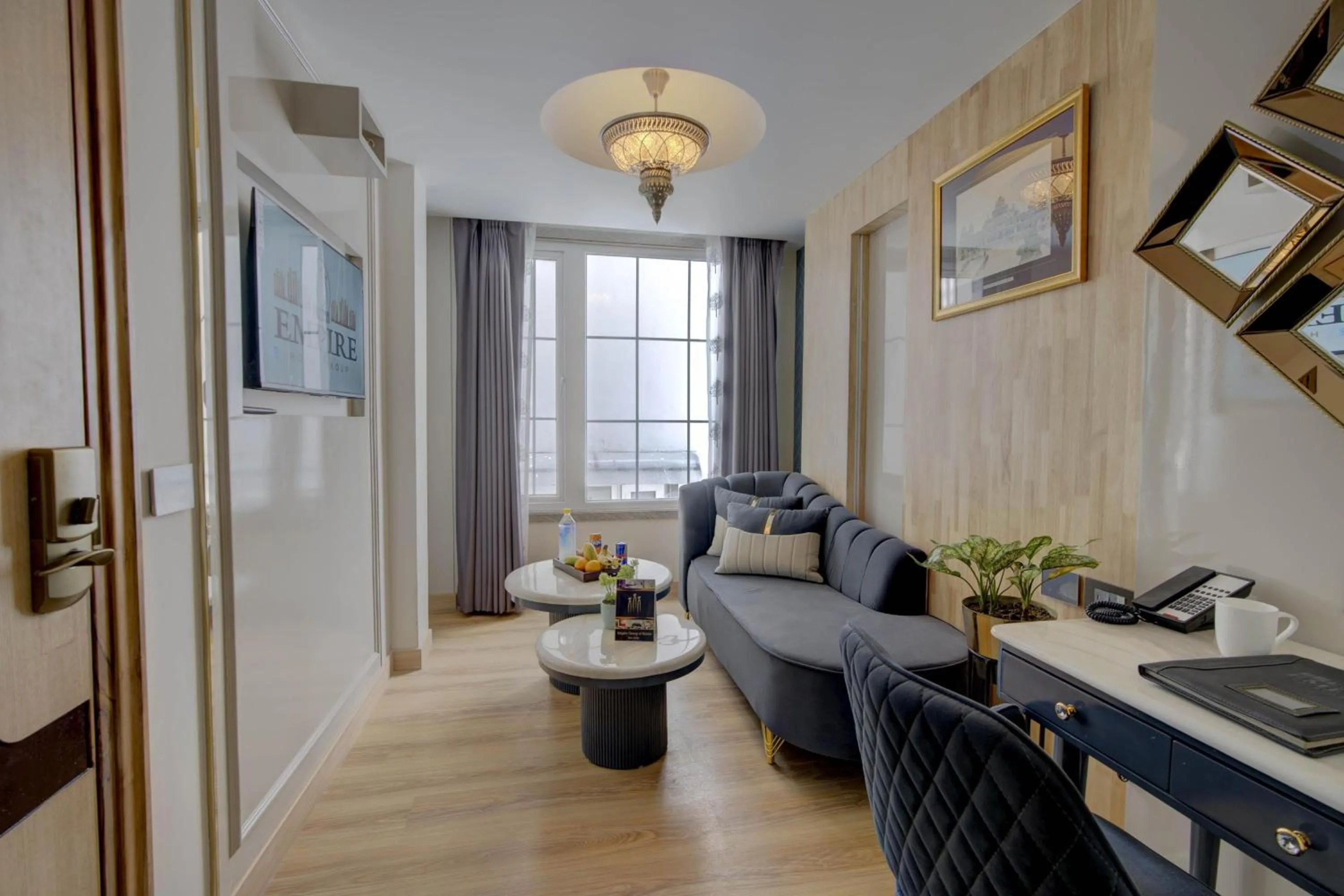 Lounge or bar in Empire Platinum Suites-Luxury Aparthotel Central Delhi