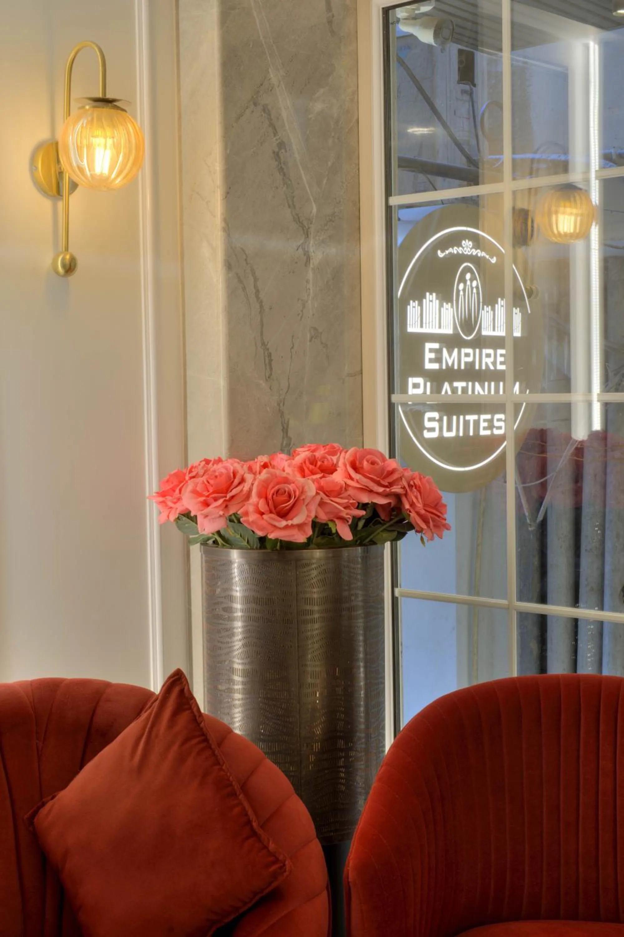 Food and drinks in Empire Platinum Suites-Luxury Aparthotel Central Delhi