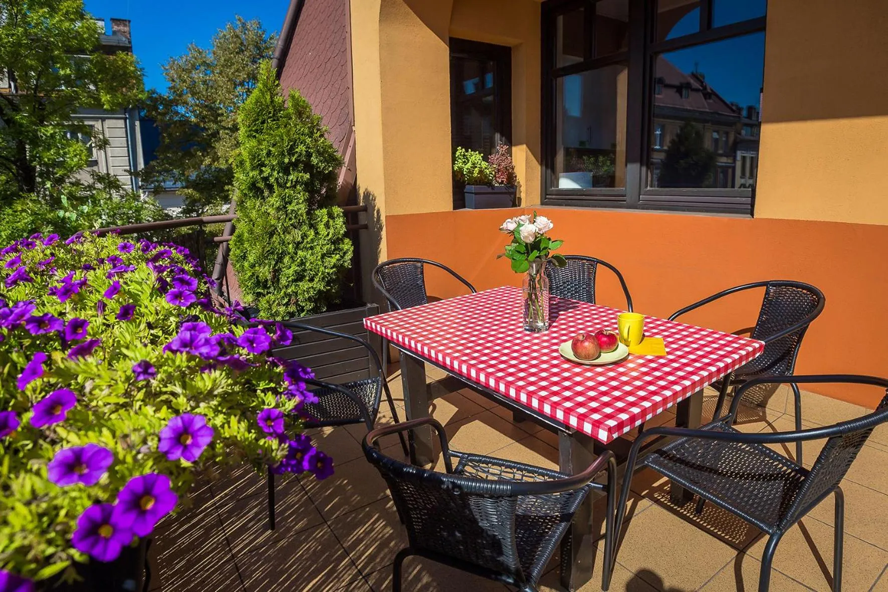 Hello Hostel & Apartments