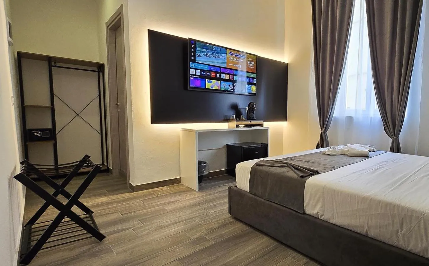 Bed in Neapoli-In