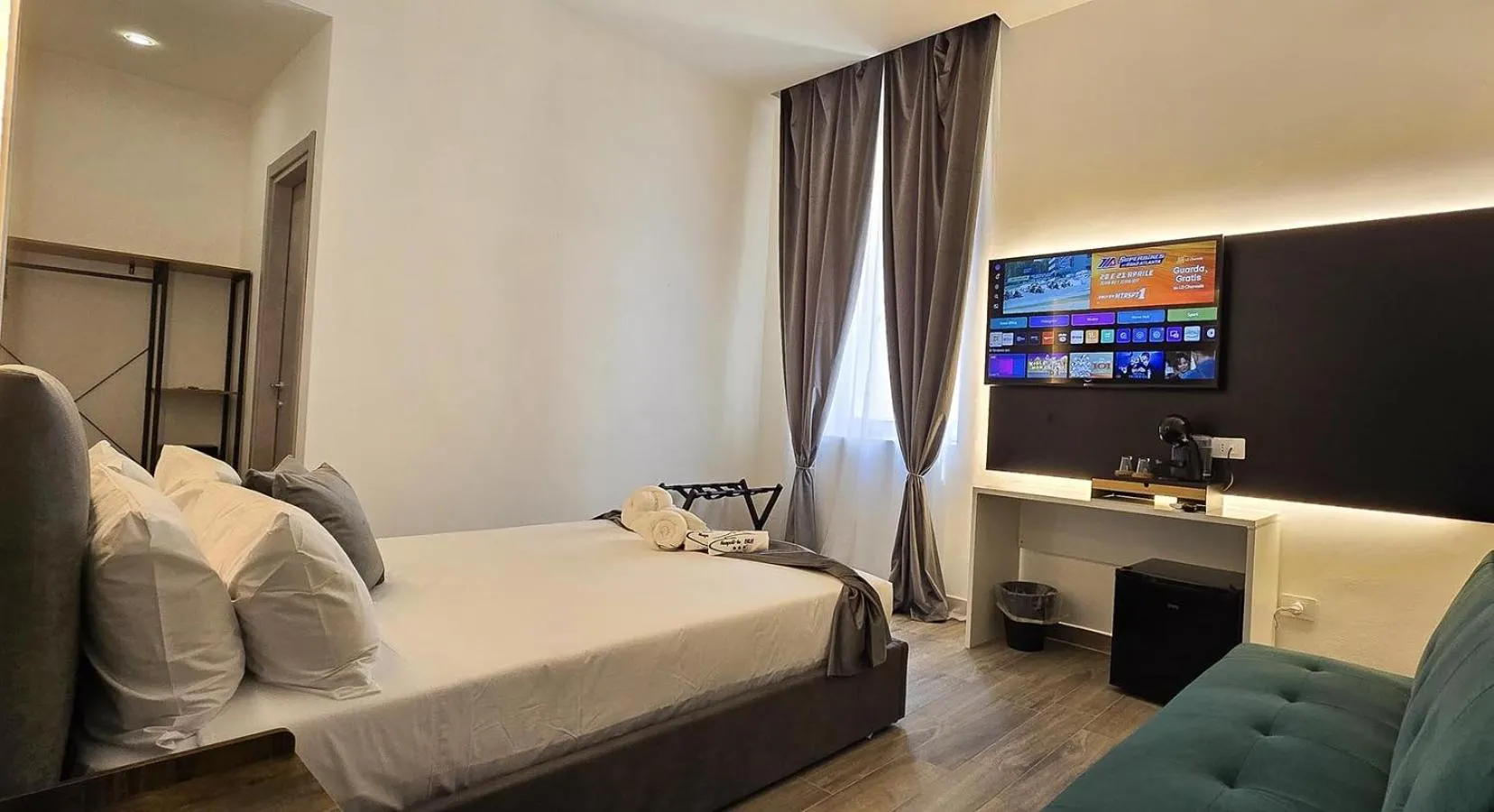 Bed in Neapoli-In