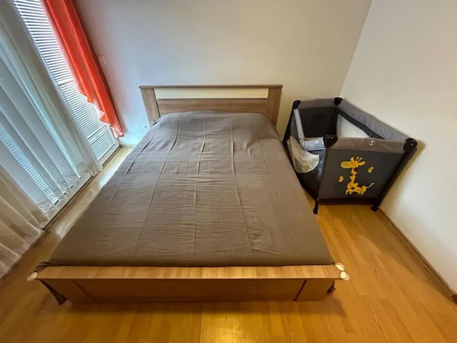 Bed in Dua Al Mar with Parking and Balcony