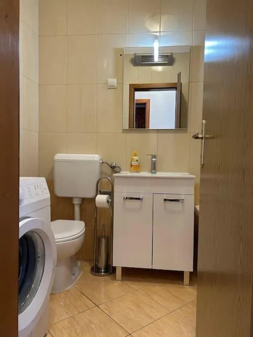 Shower in Dua Al Mar with Parking and Balcony
