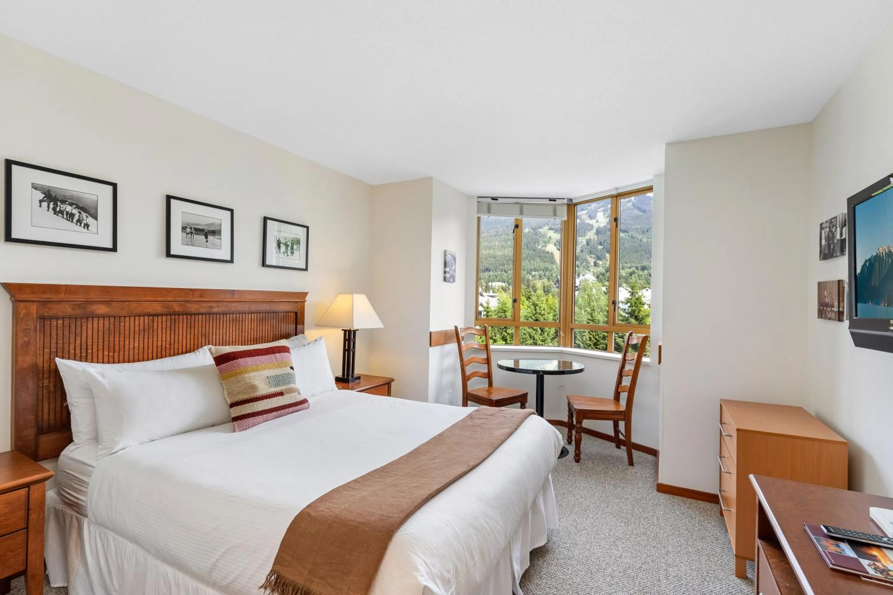 Bed in Cascade Lodge