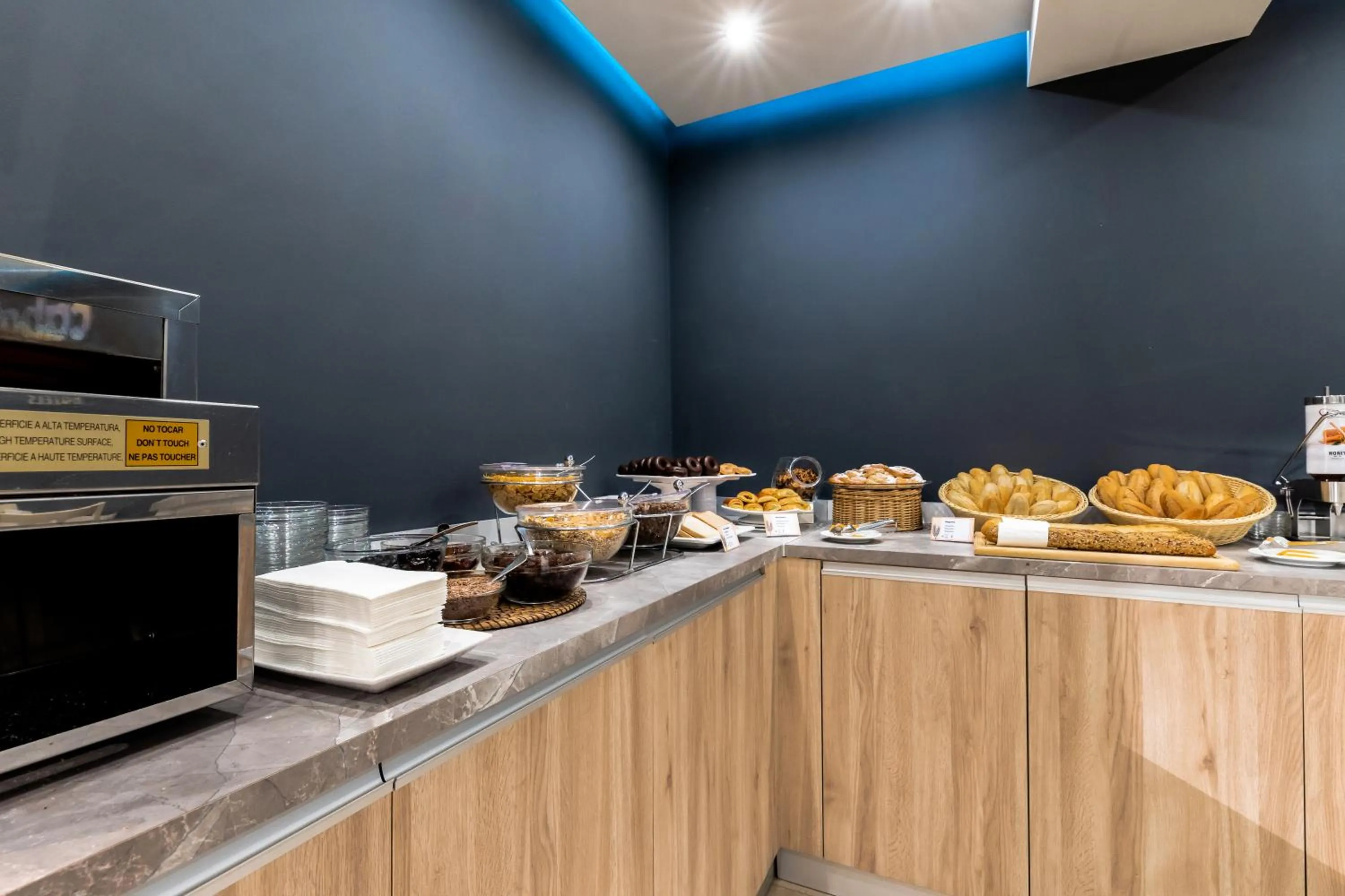 Buffet breakfast in Cabot Playa Grande - Adults Only