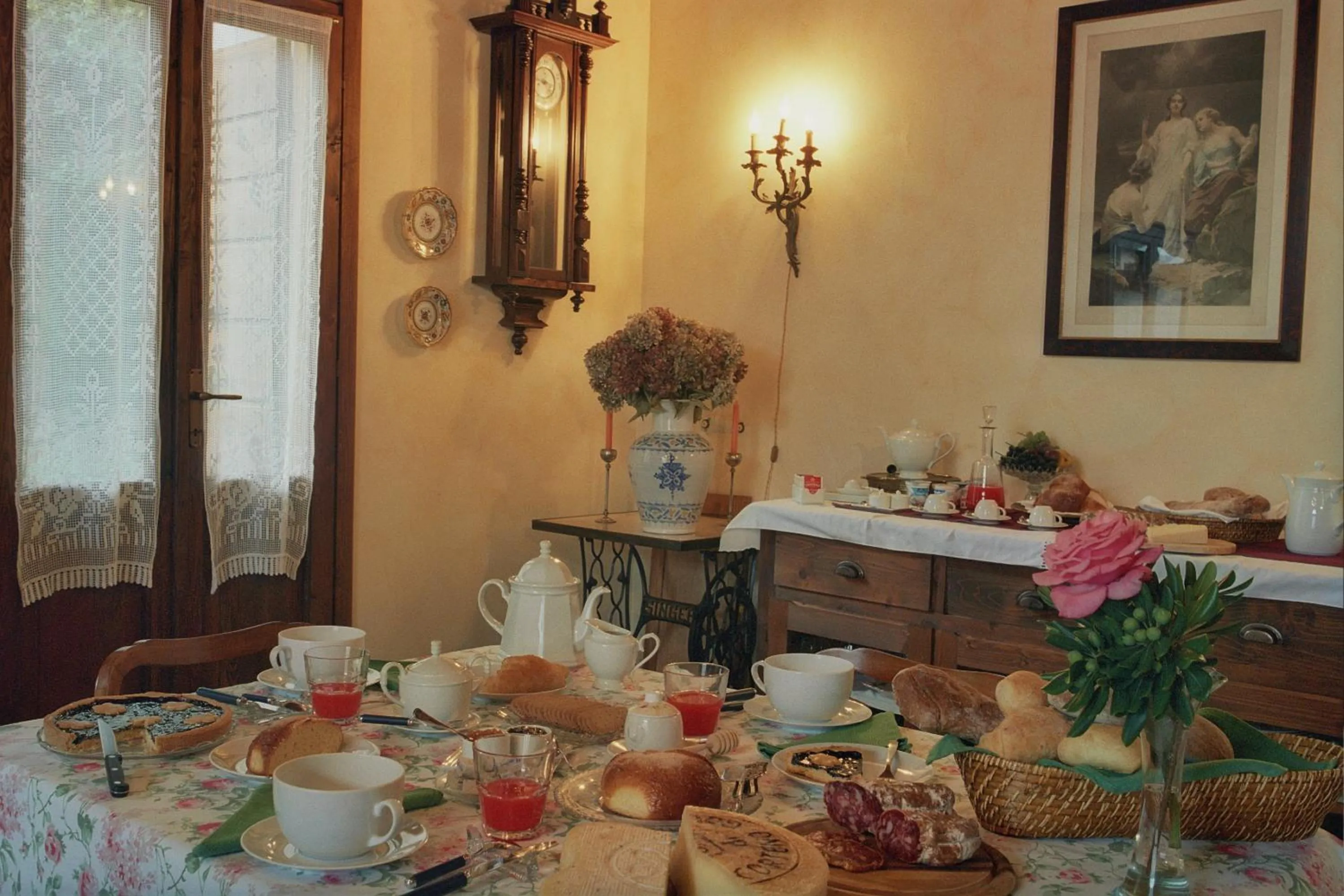 Breakfast in Casa Visnenza Bed & Breakfast