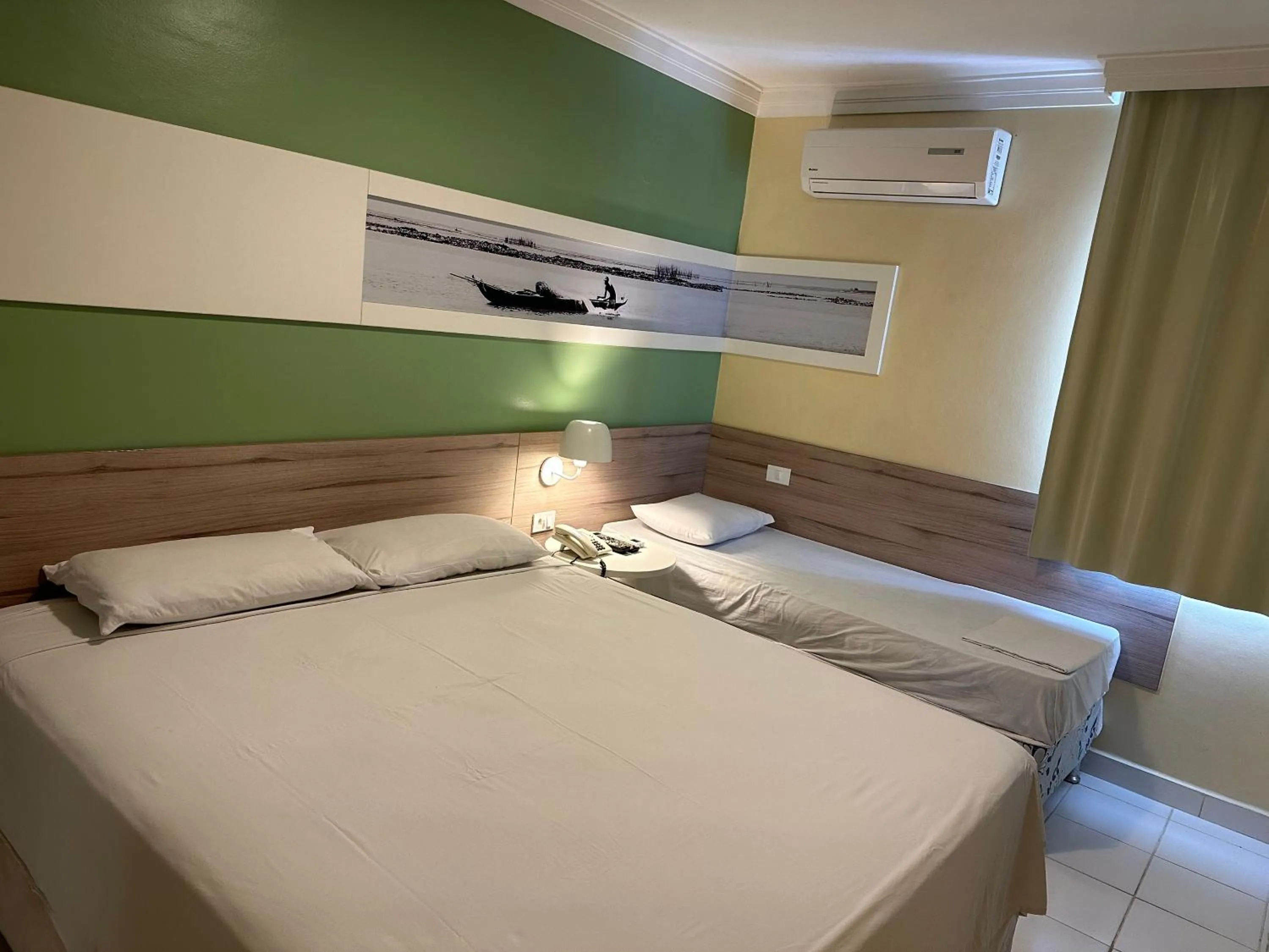 Bed in Hotel Porto Grande