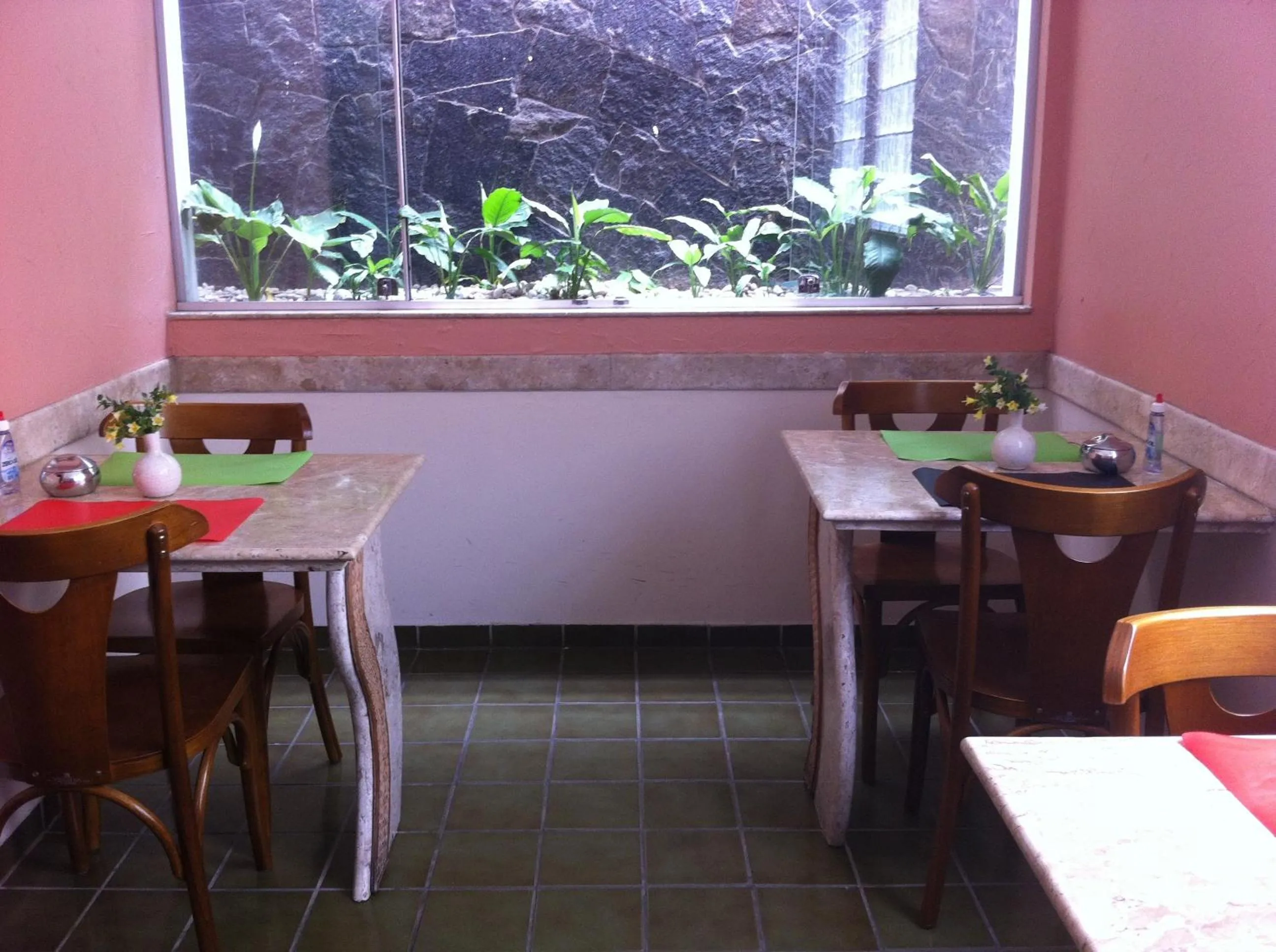 Restaurant/places to eat in Hotel Porto Grande