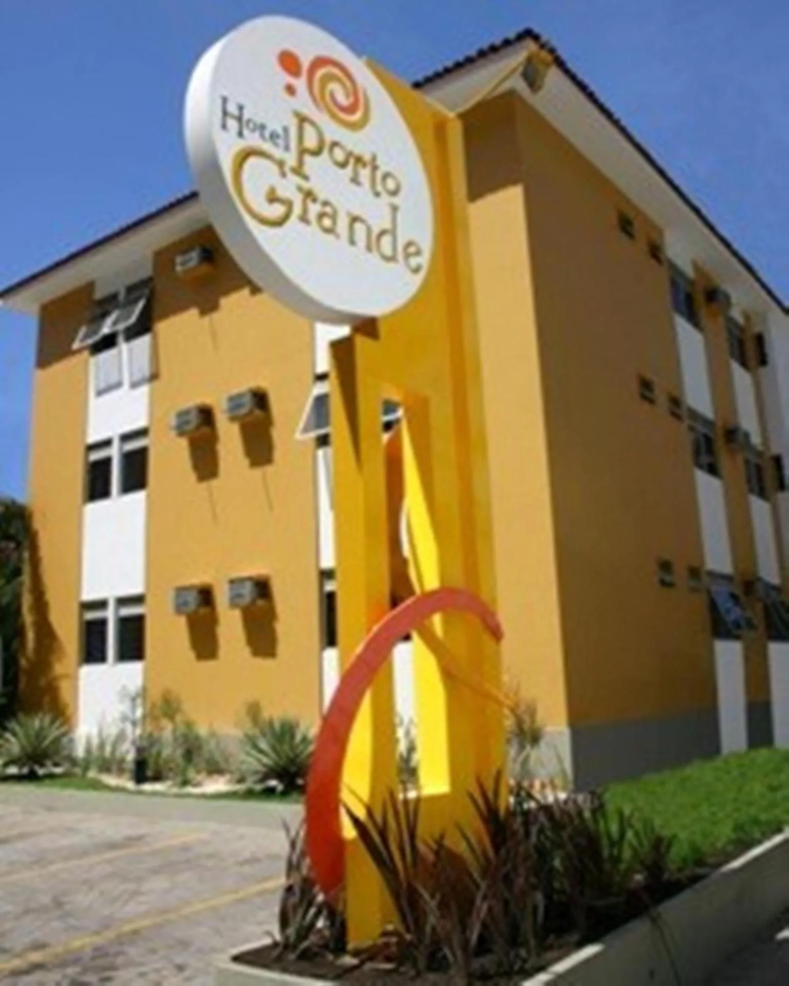 Facade/entrance in Hotel Porto Grande
