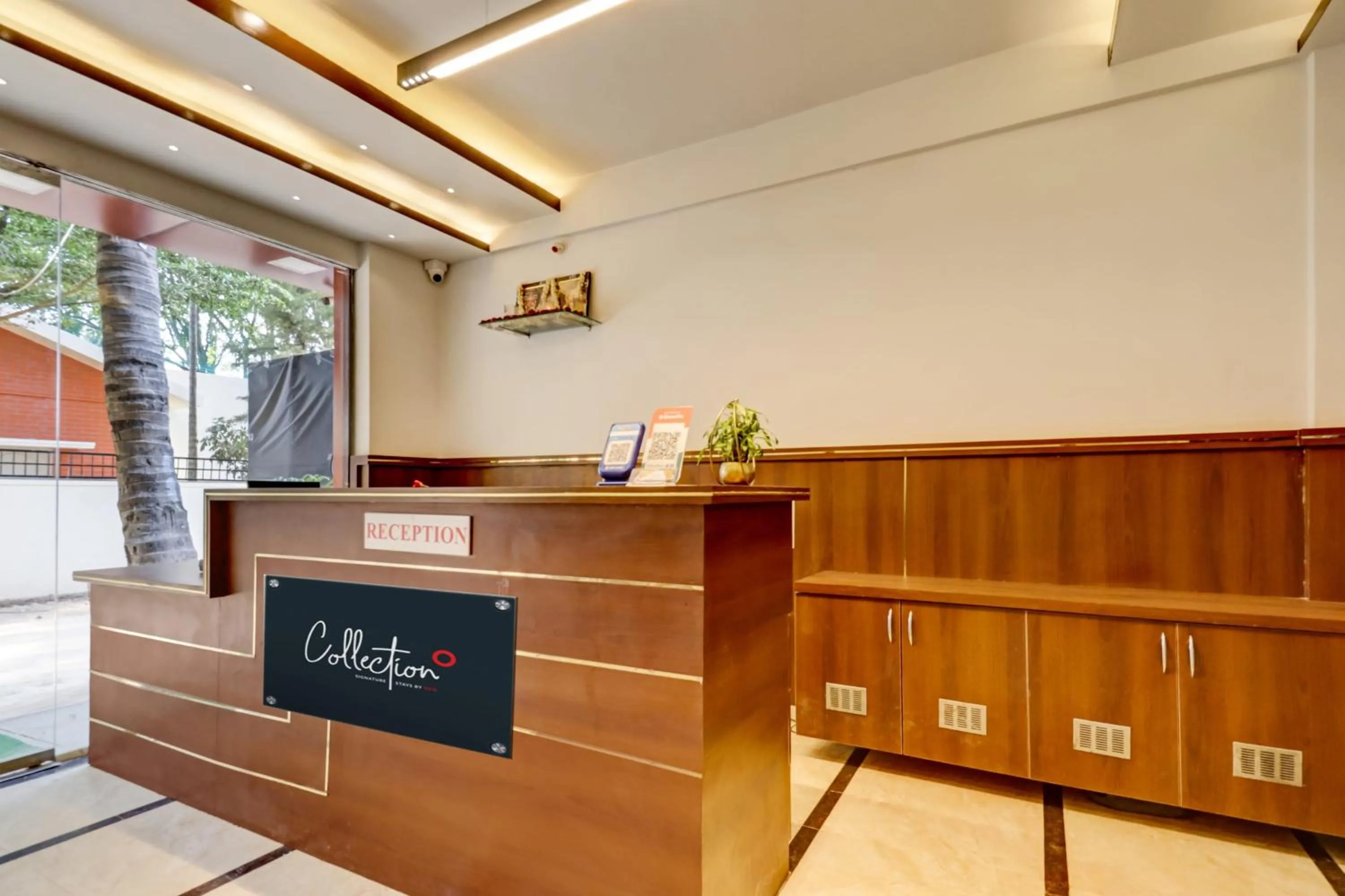 Lobby or reception in Collection O Airport Inn