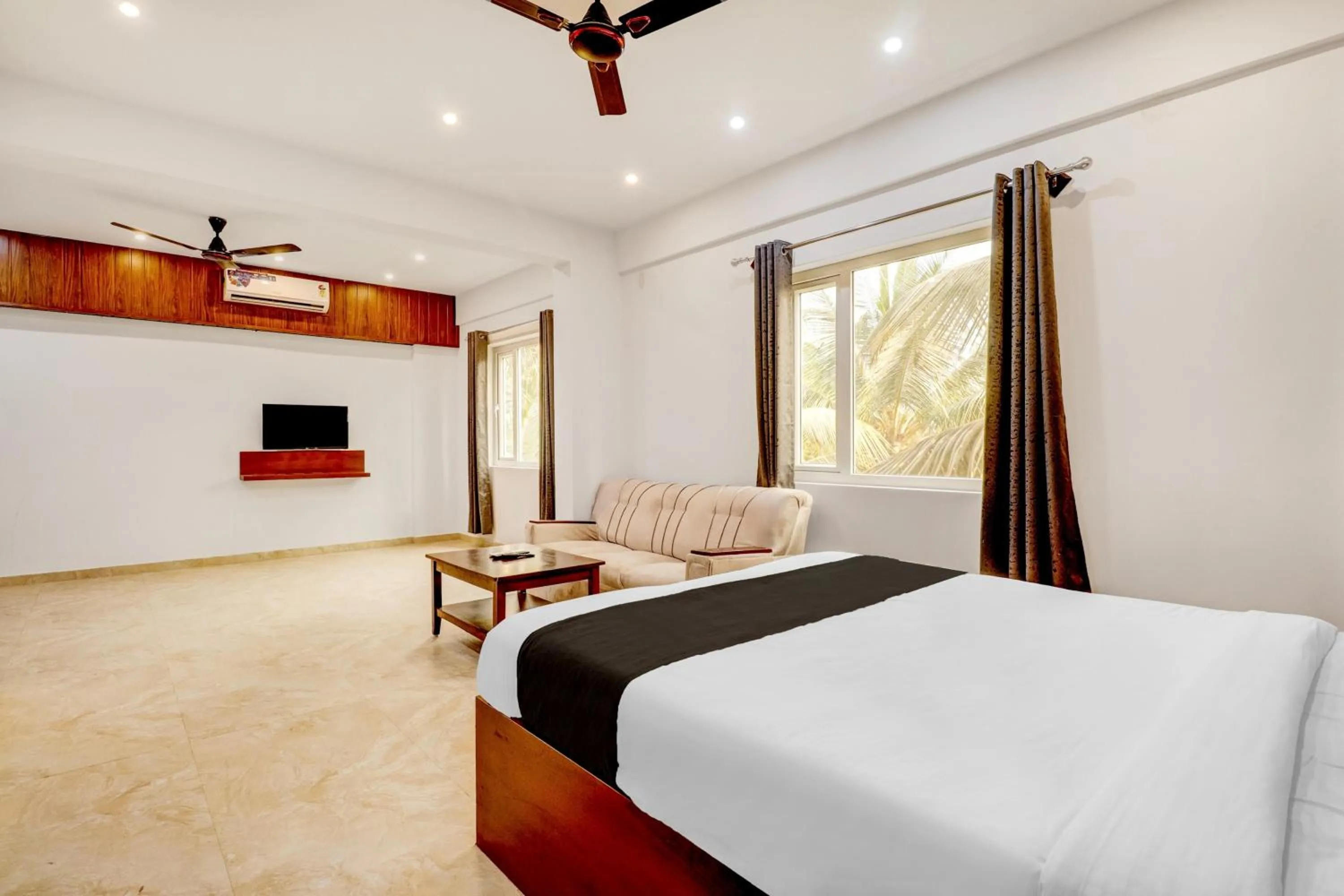 Bedroom, Bed in Collection O Airport Inn