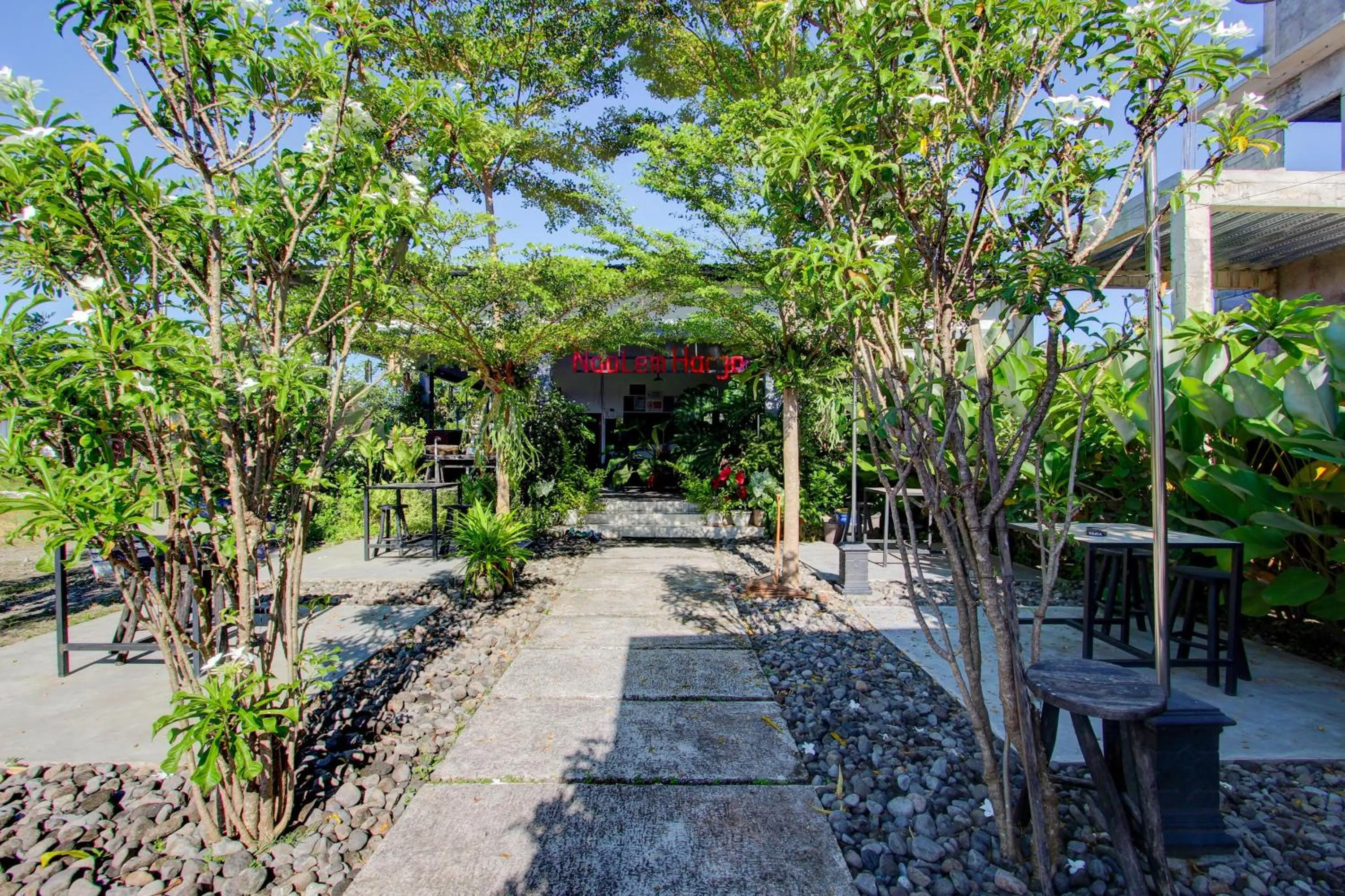 Facade/entrance in Hotel O D'harjo Guesthouse