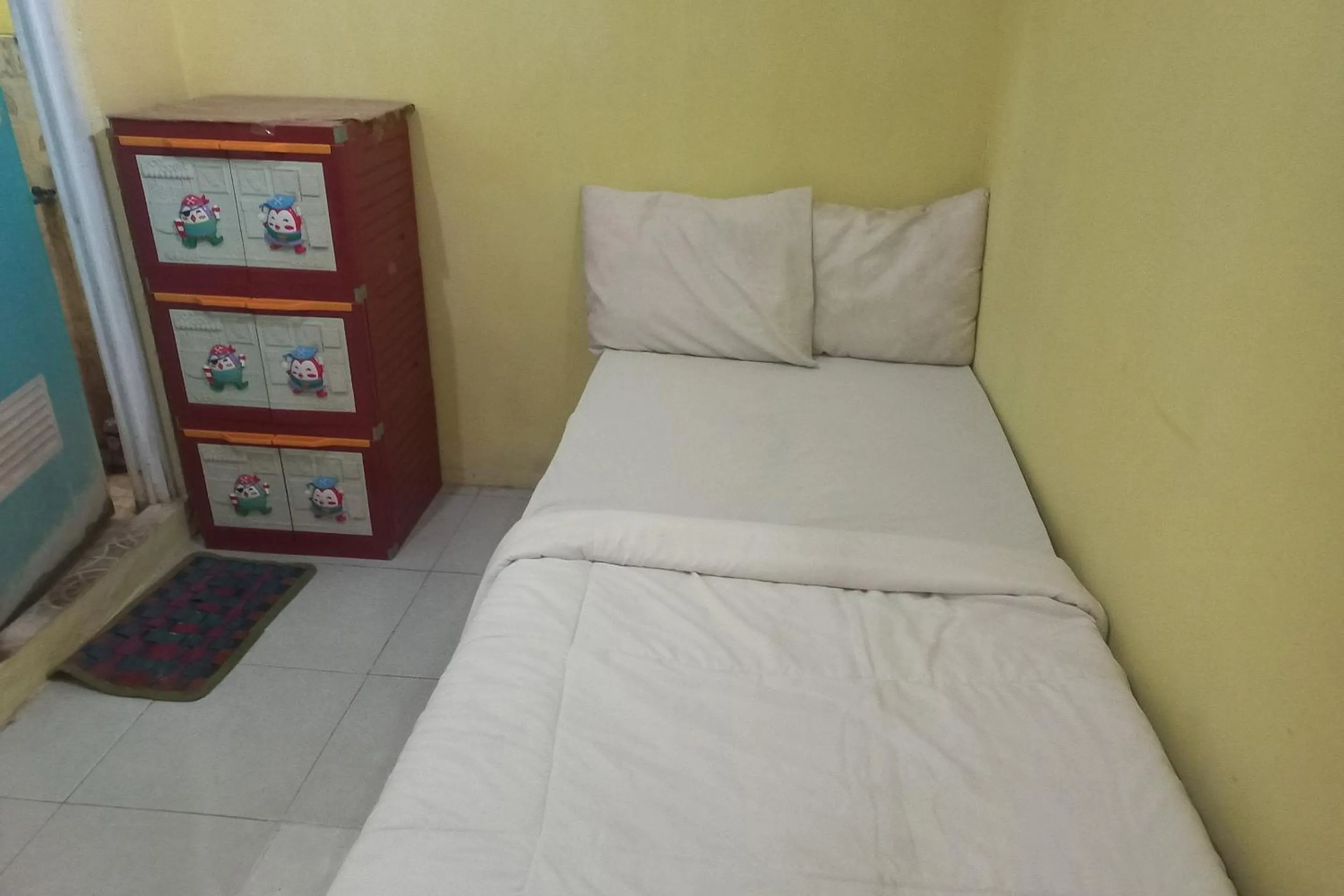 Bedroom, Bed in Hotel O Kost Zalfa Amalia Syariah