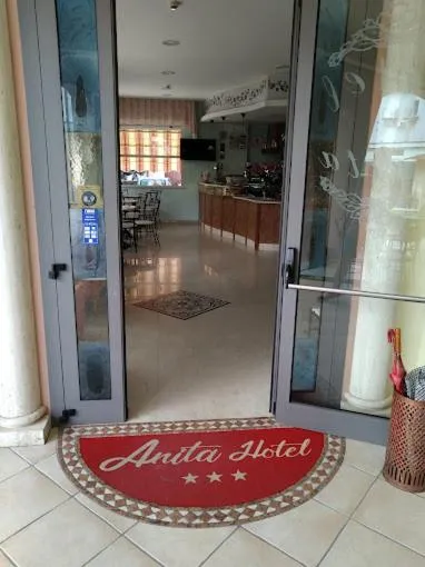 Facade/entrance in Hotel Anita B&B sul mare