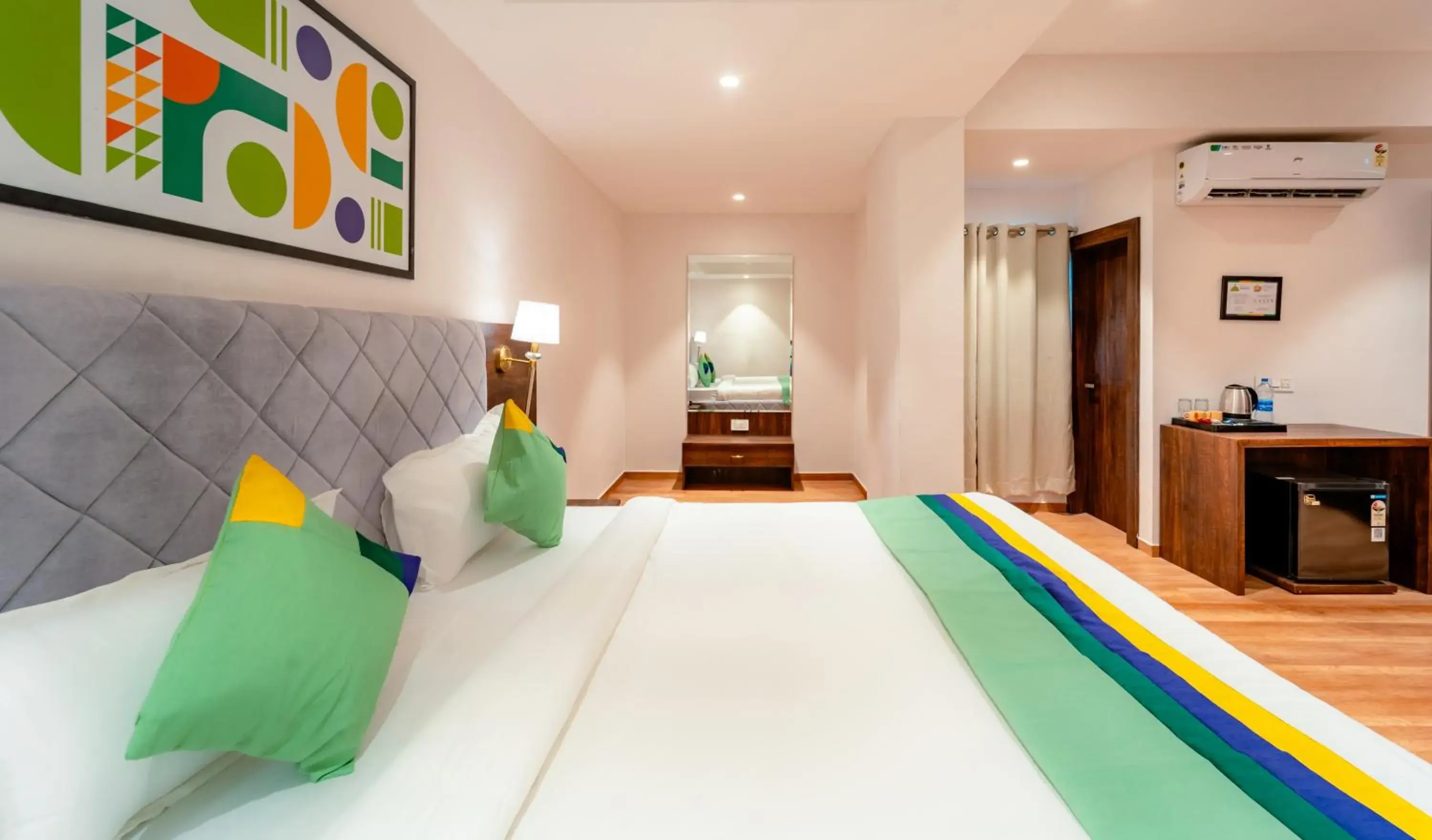 Bedroom, Bed in Treebo Premium Omni Residency Bedroom, Bed in Treebo Premium Omni Residency