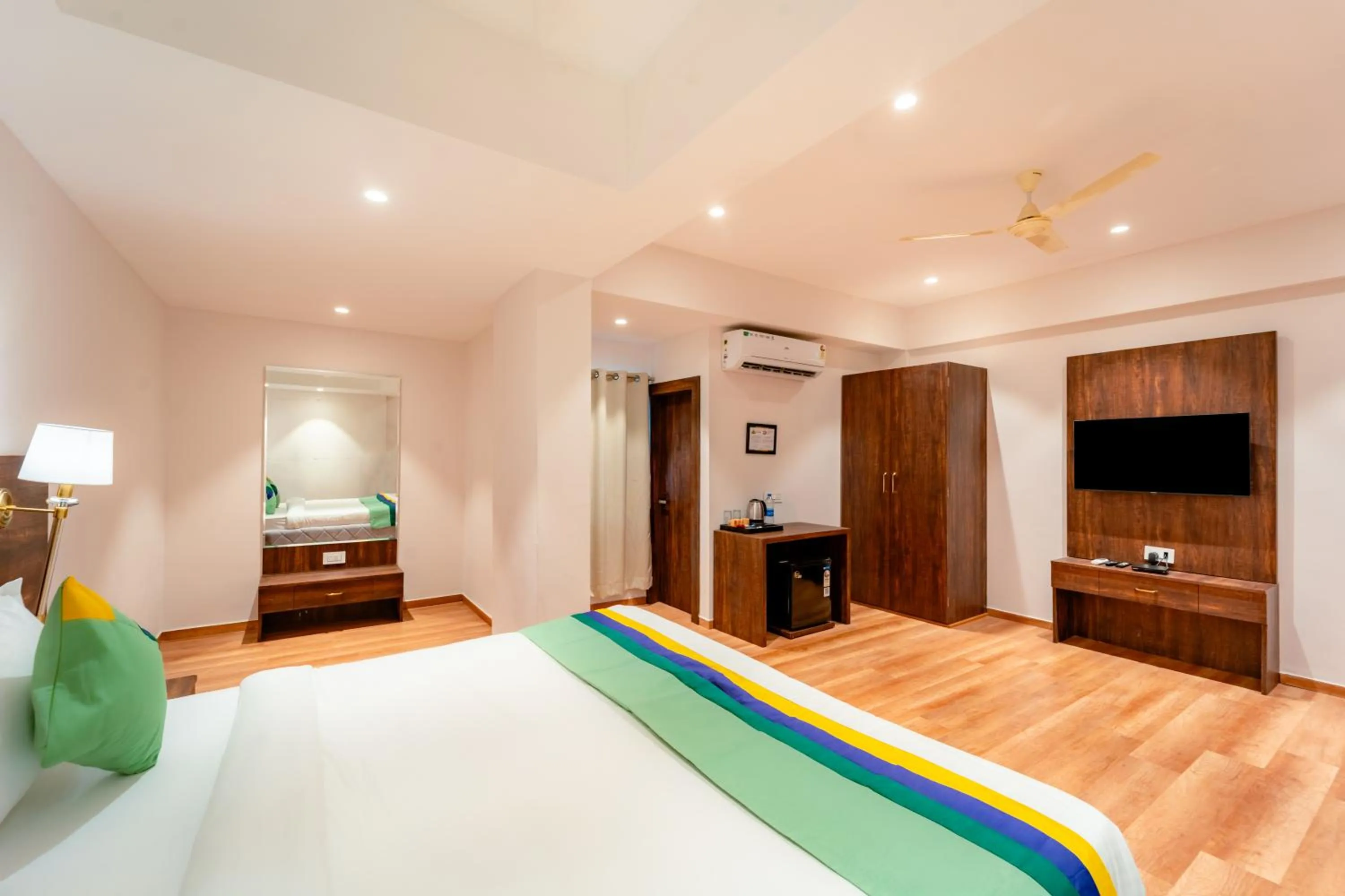 Bedroom, Bed in Treebo Premium Omni Residency