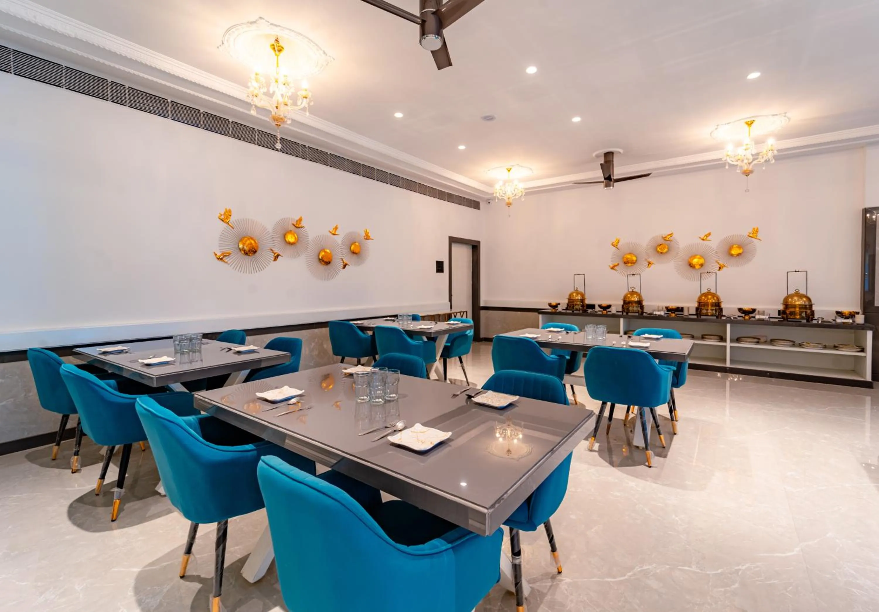 Restaurant/places to eat in Treebo Premium Omni Residency