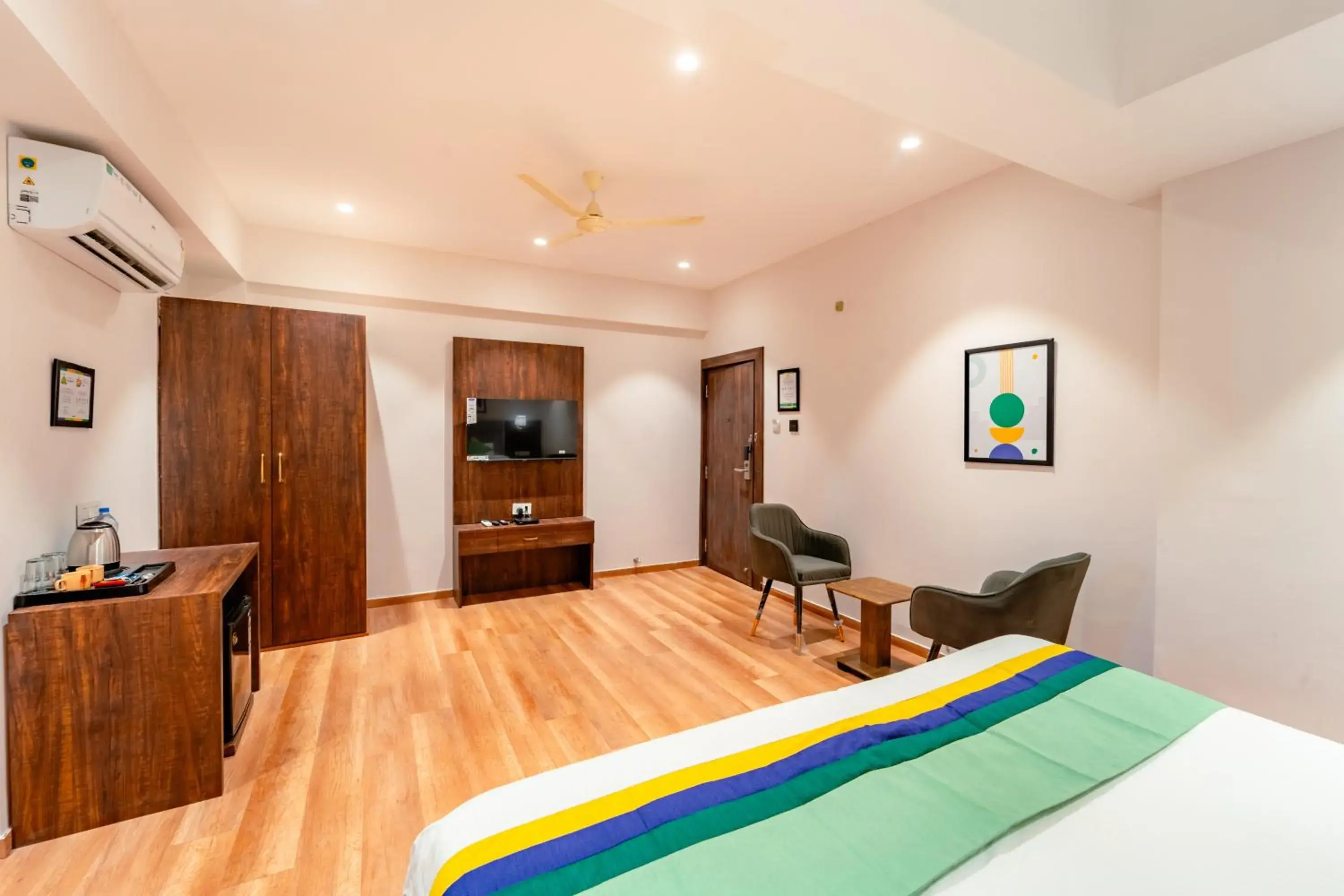 Bedroom, Bed in Treebo Premium Omni Residency Bedroom, Bed in Treebo Premium Omni Residency