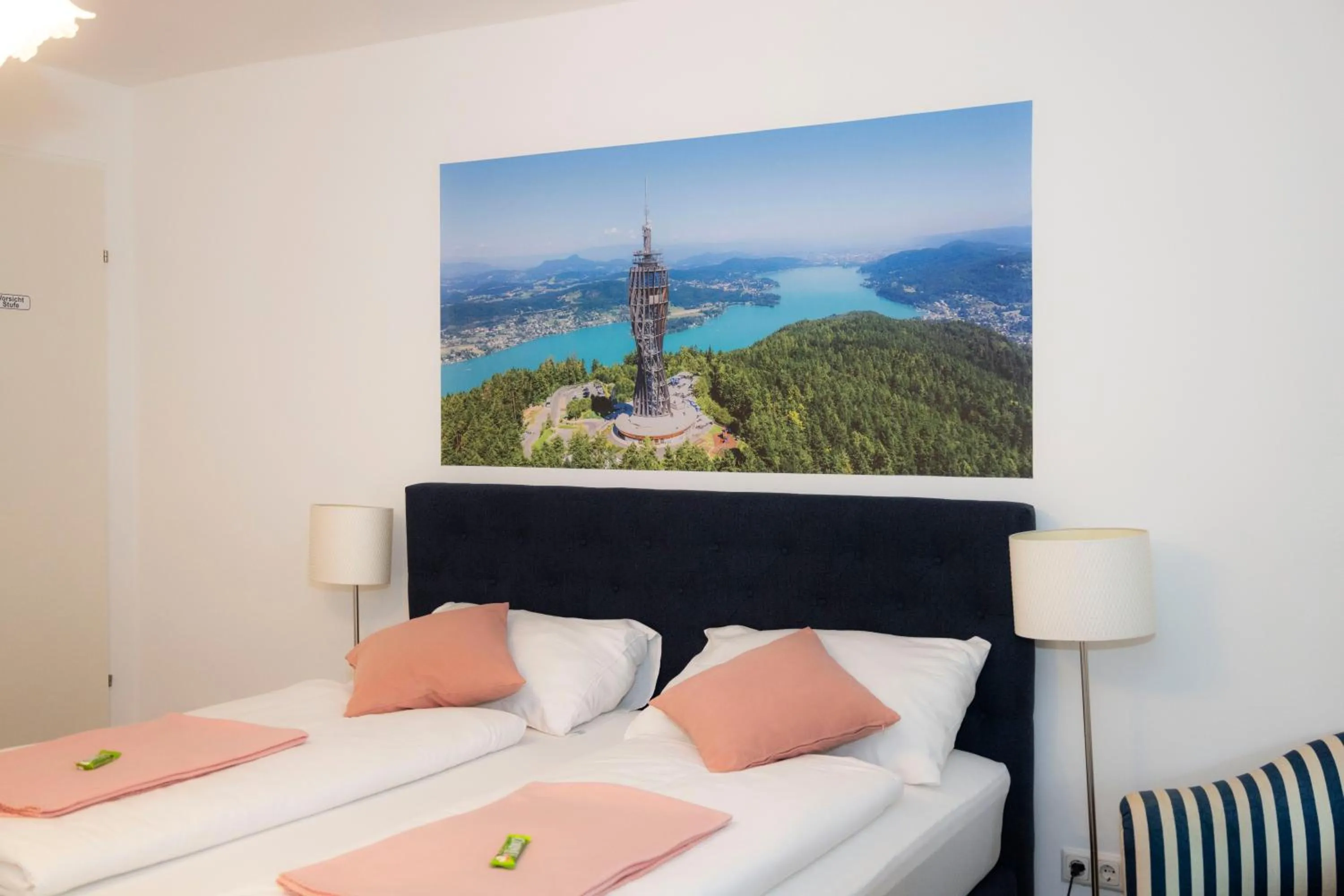 Bed in Cityhotel am Domplatz Self-CheckIn