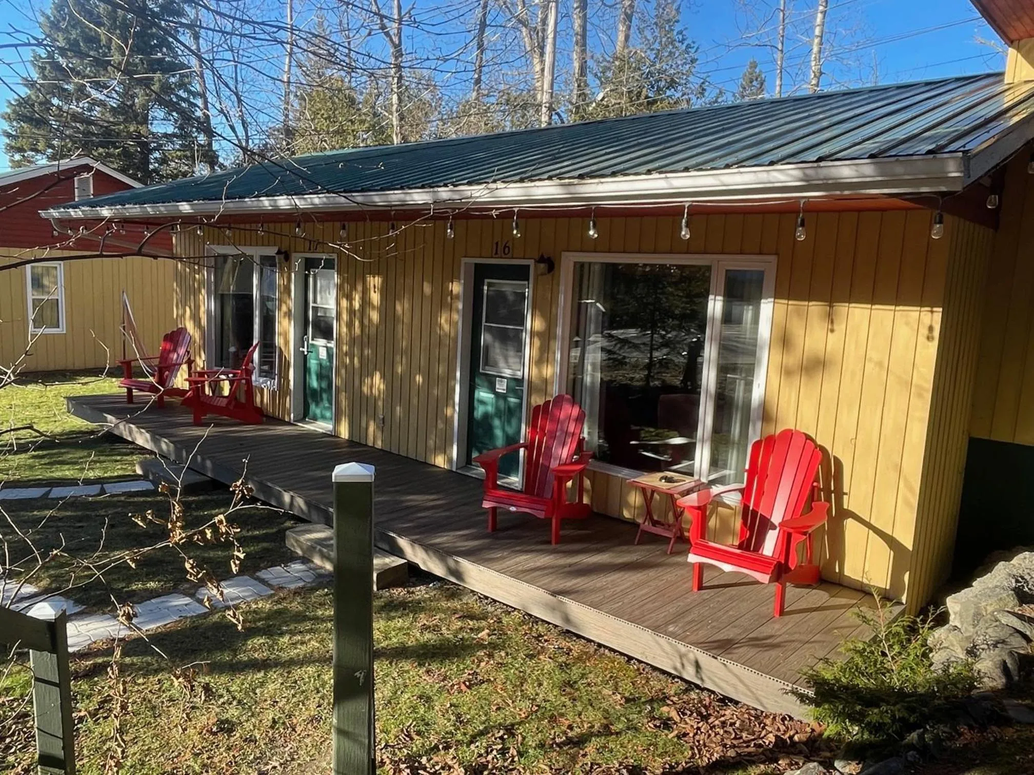 Patio in Auberge et Chalets sur le Lac