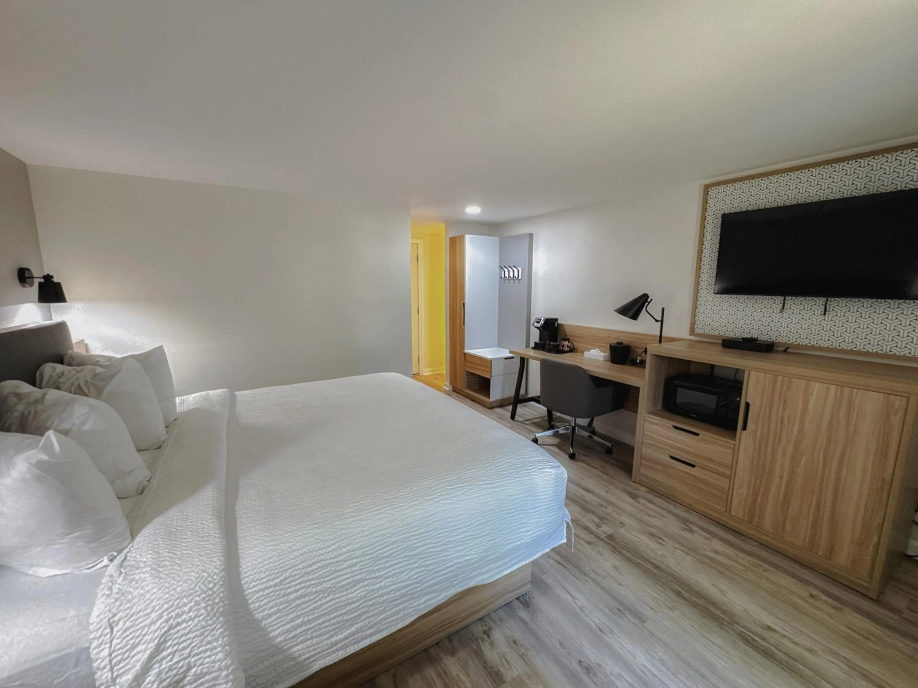 Bedroom, Bed in The Earl of Sandwich Motel