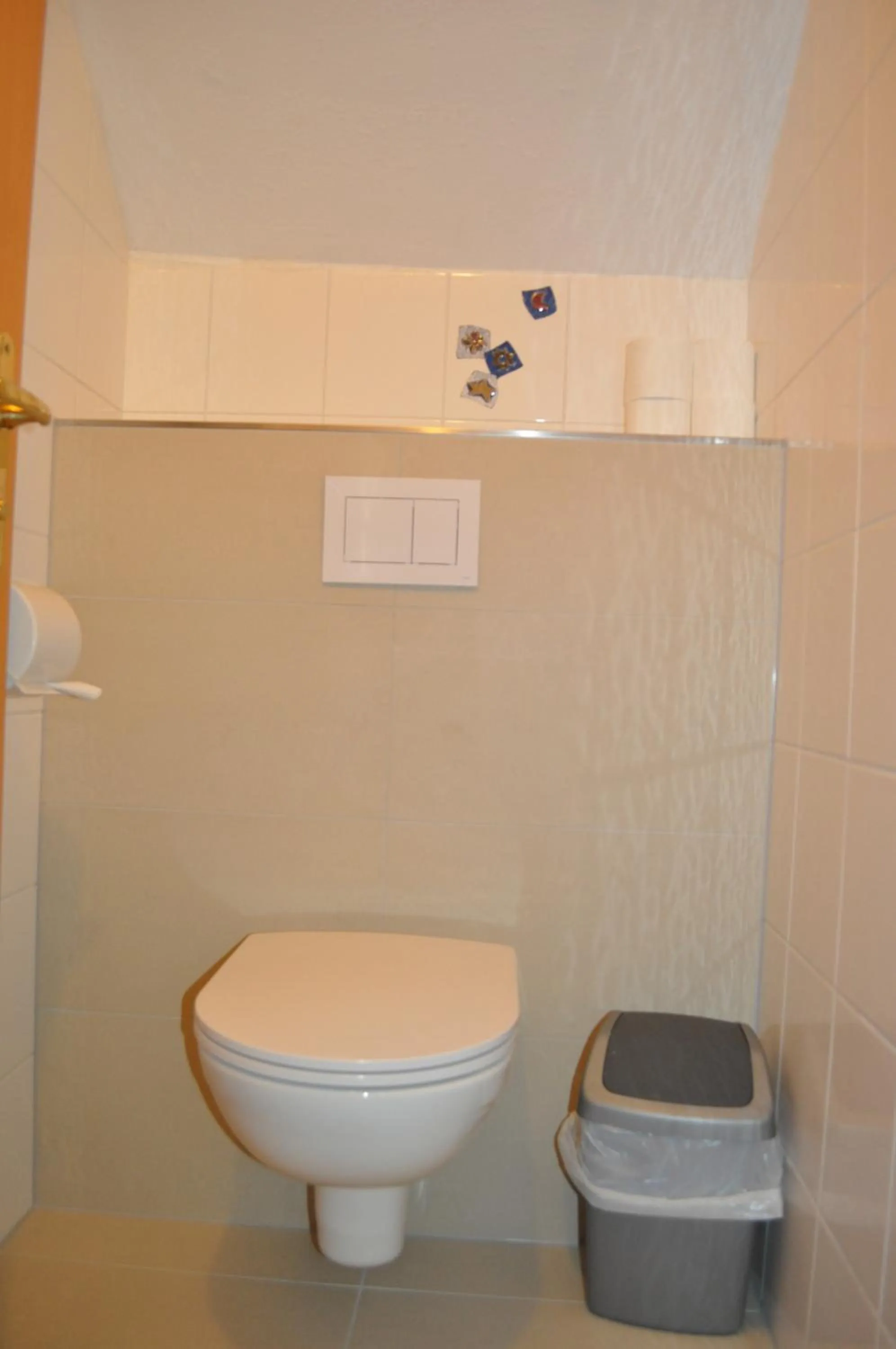 Toilet in Appartmenthaus Rosenhof