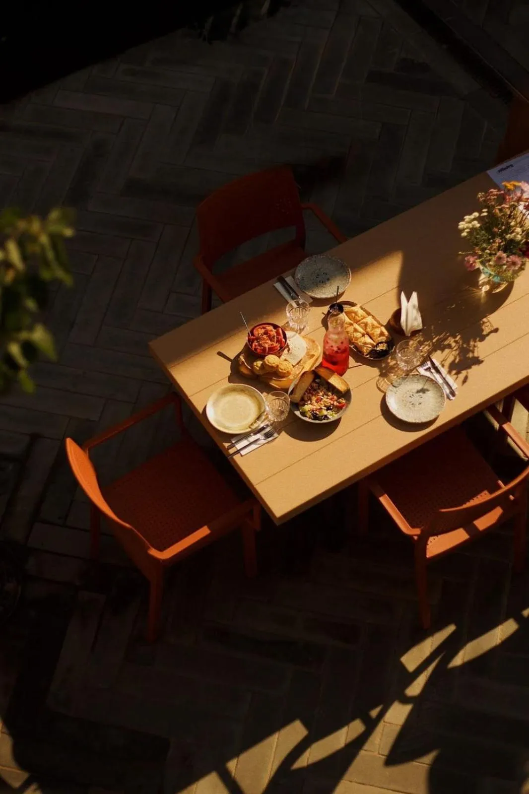 Food and drinks in Artifact Apart Hotel