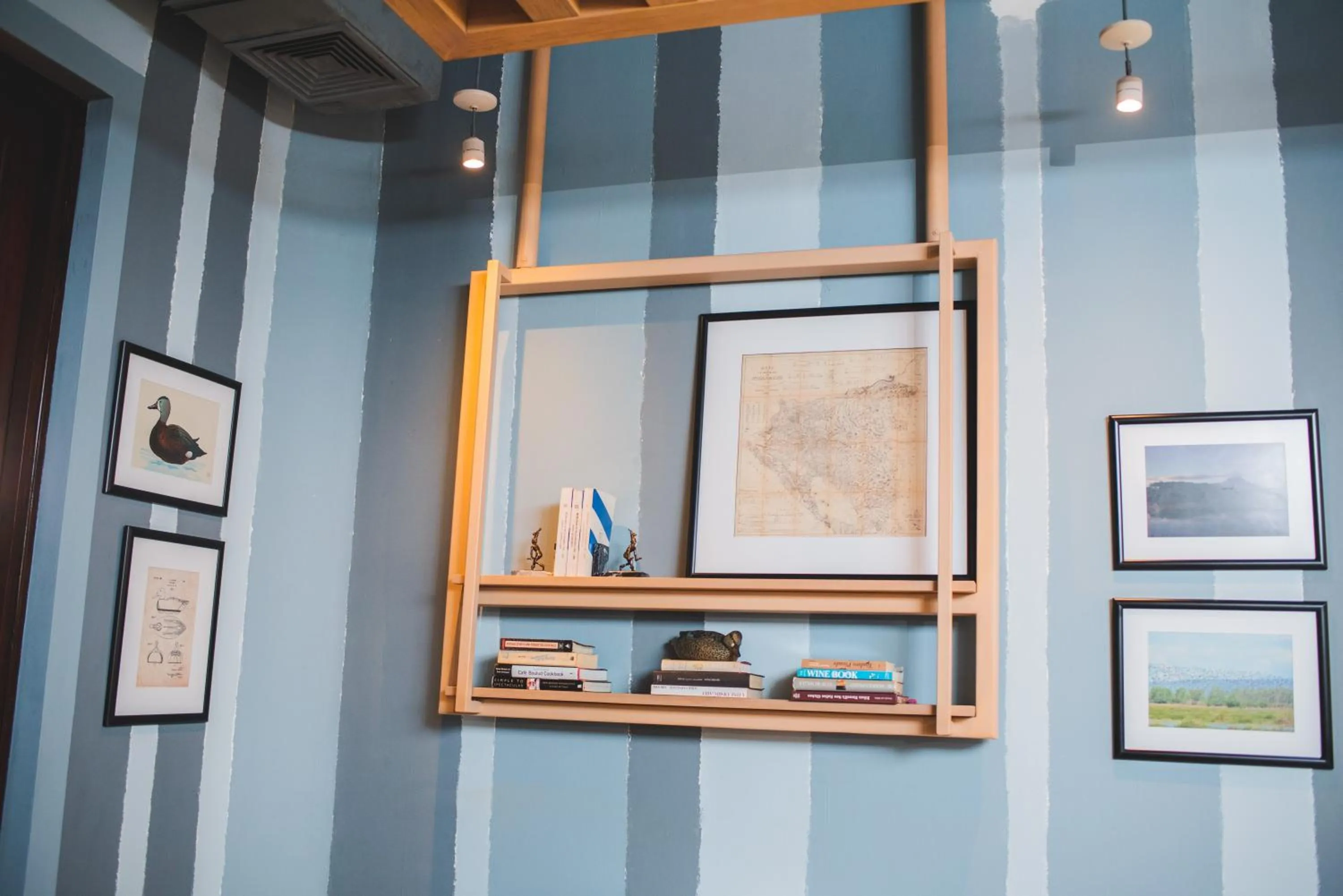 Lounge or bar in Hotel Los Portales