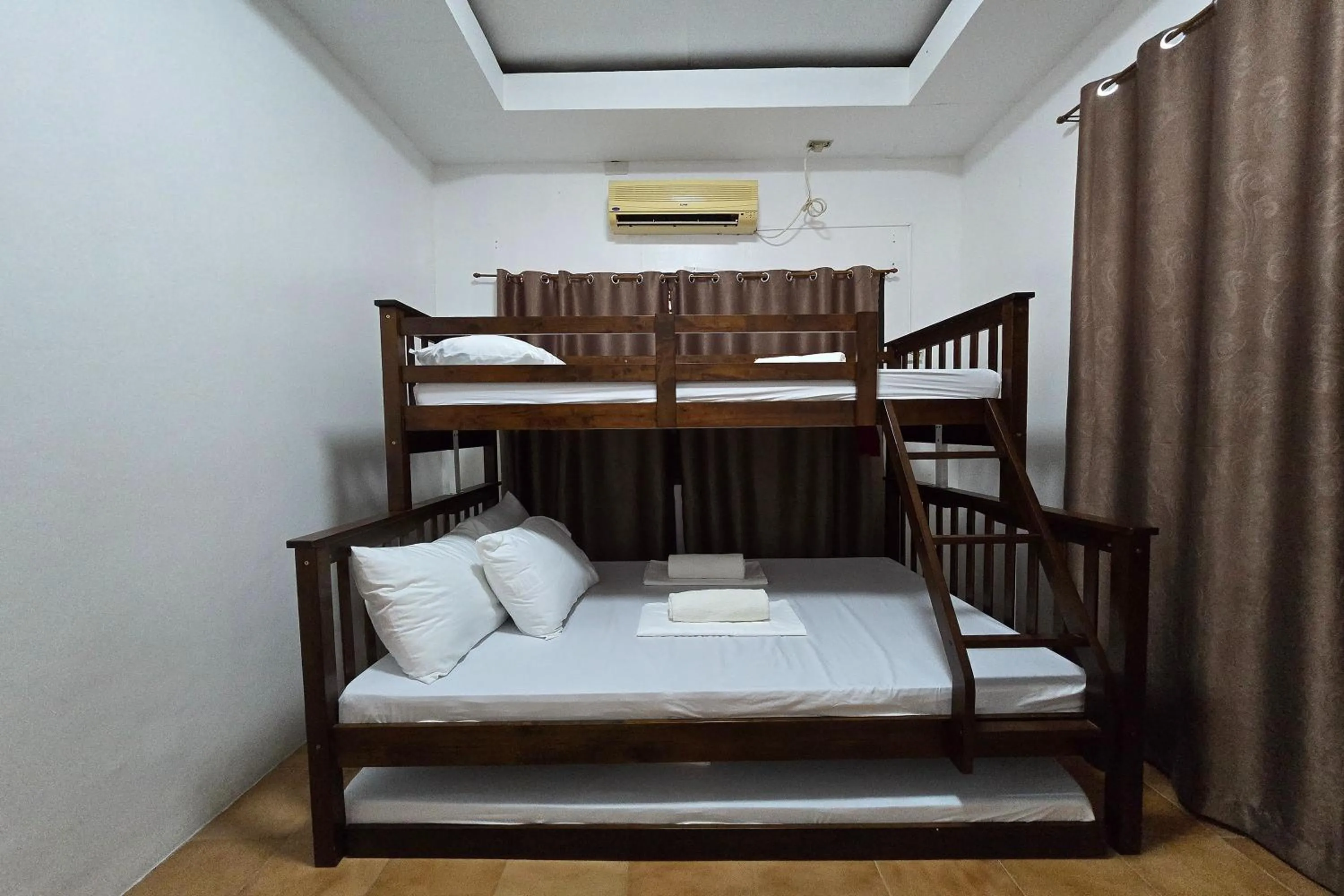 Bed in Grand Villa Laguna
