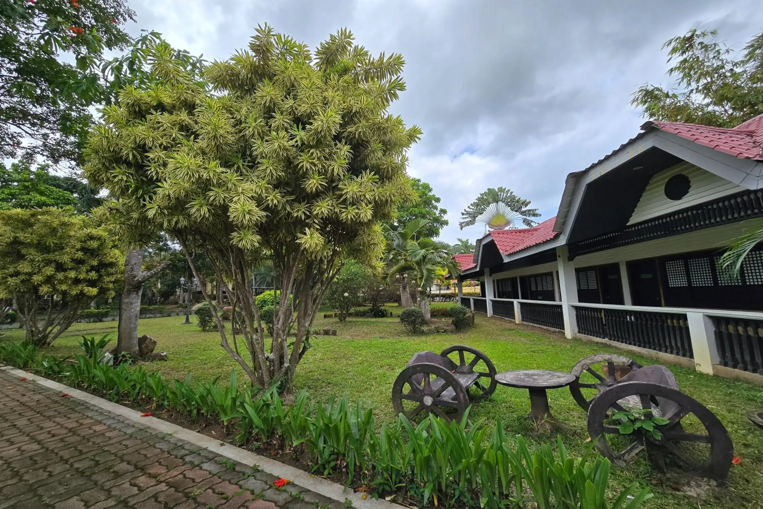 Property building in Grand Villa Laguna Property building in Grand Villa Laguna