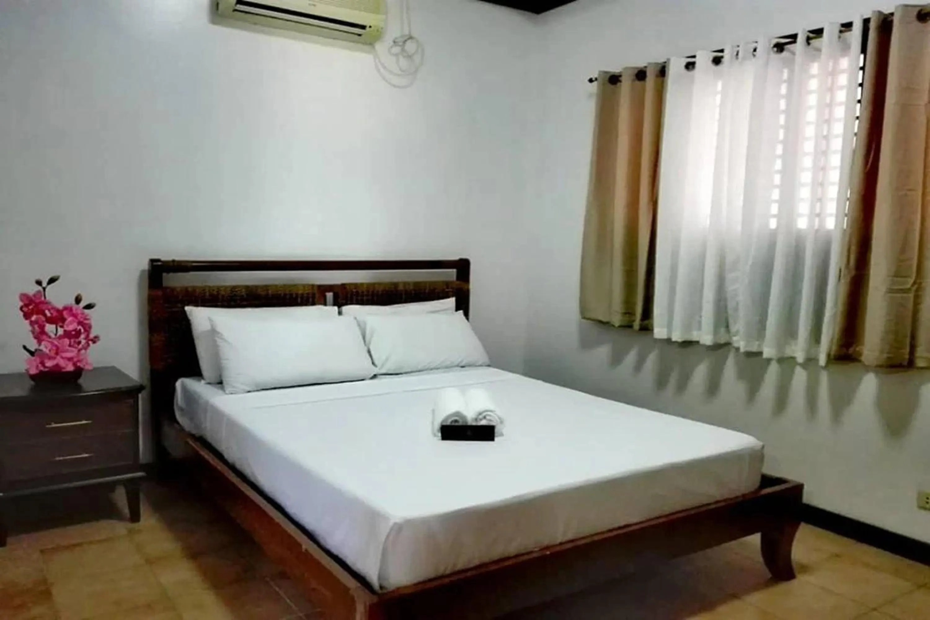 Bed in Grand Villa Laguna
