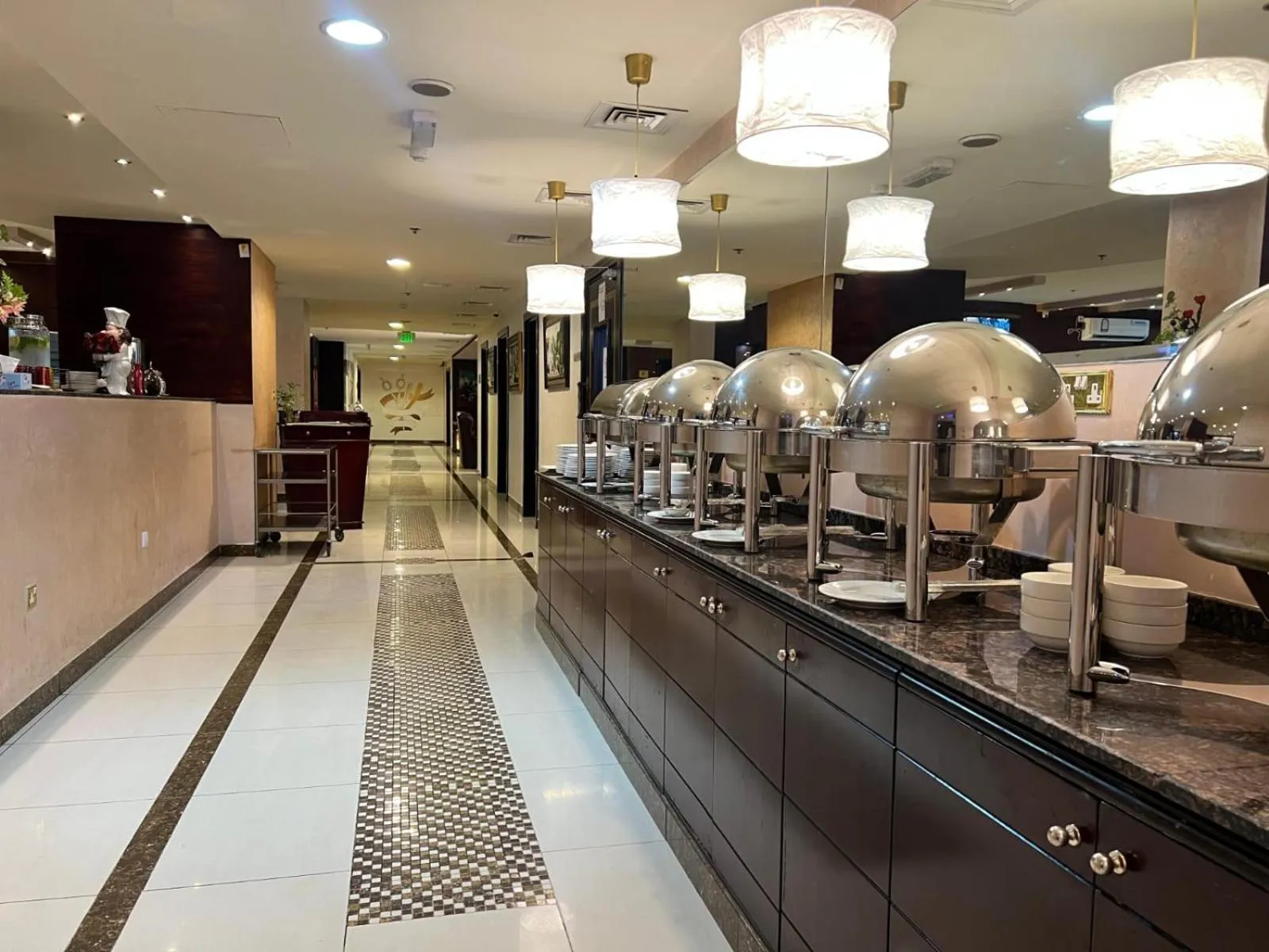 Restaurant/places to eat in Tourist Hotel