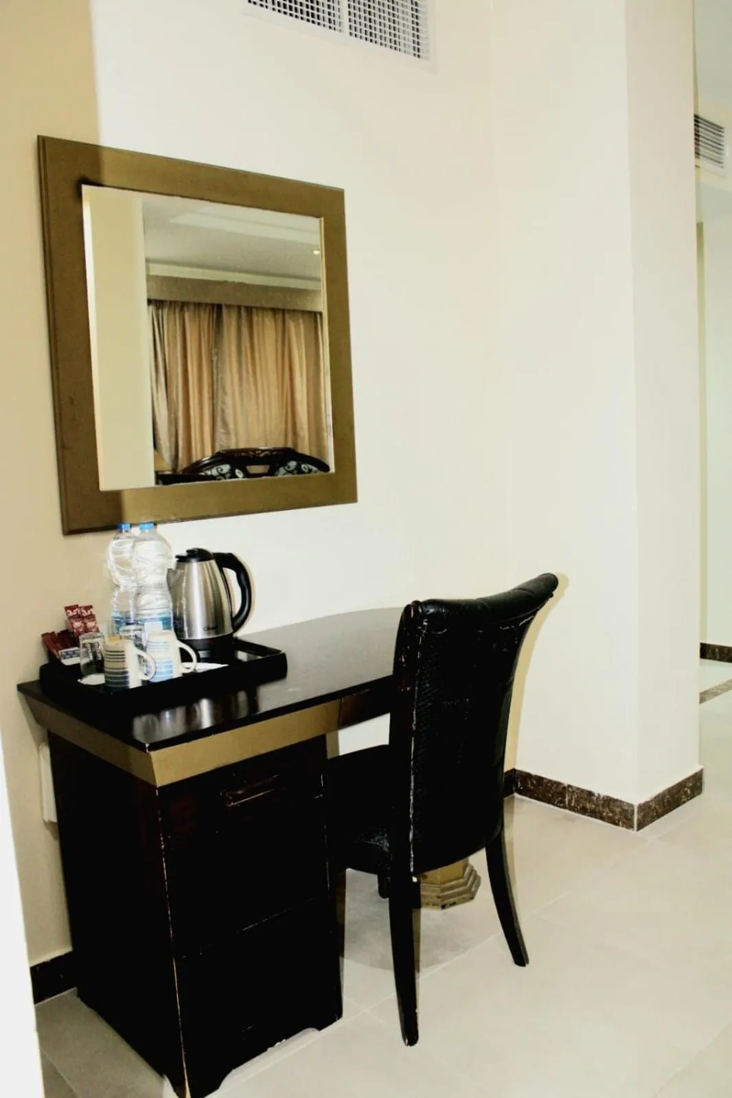 Coffee/tea facilities in Tourist Hotel