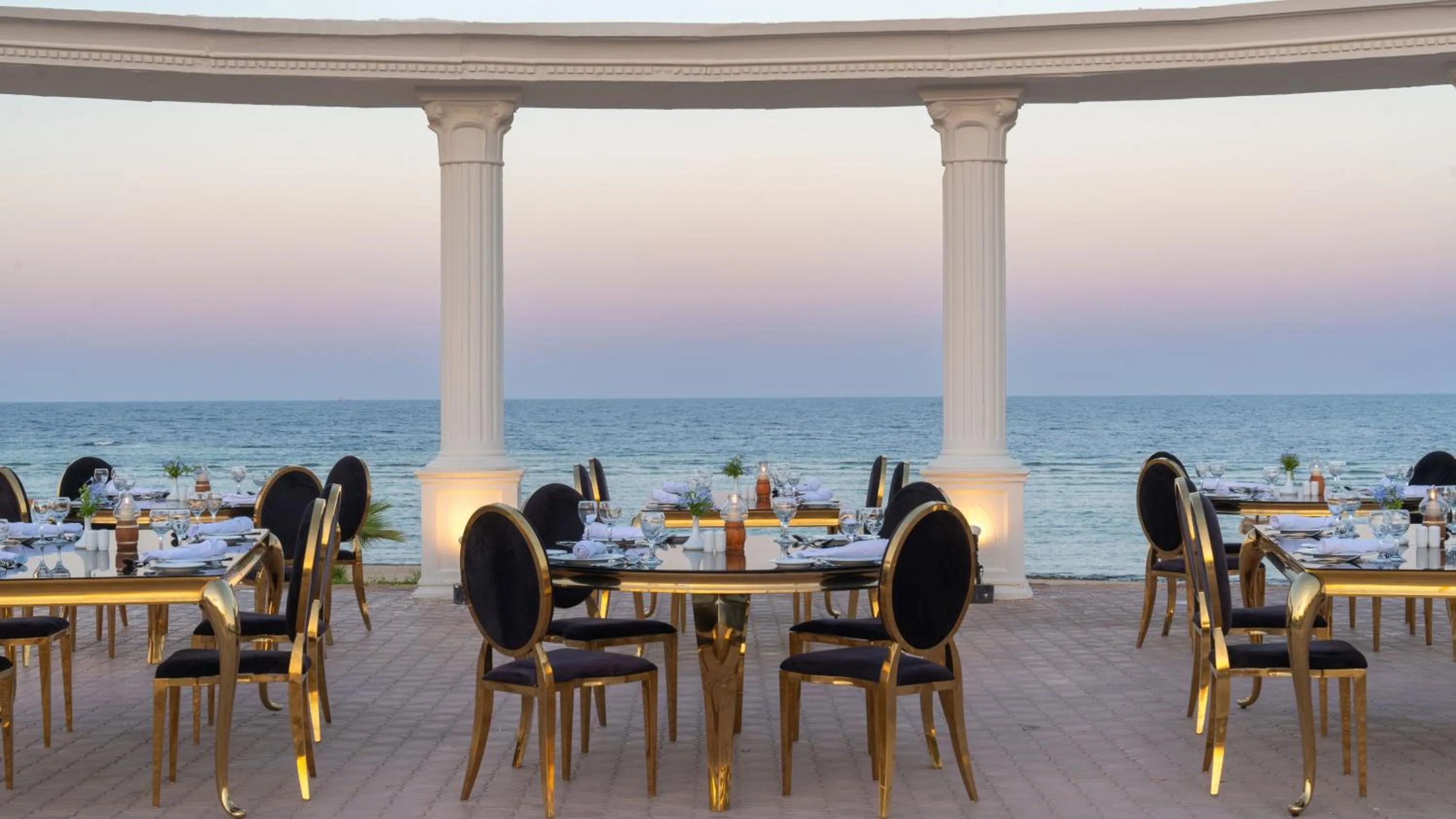 Restaurant/places to eat in Three Corners Equinox Beach Resort