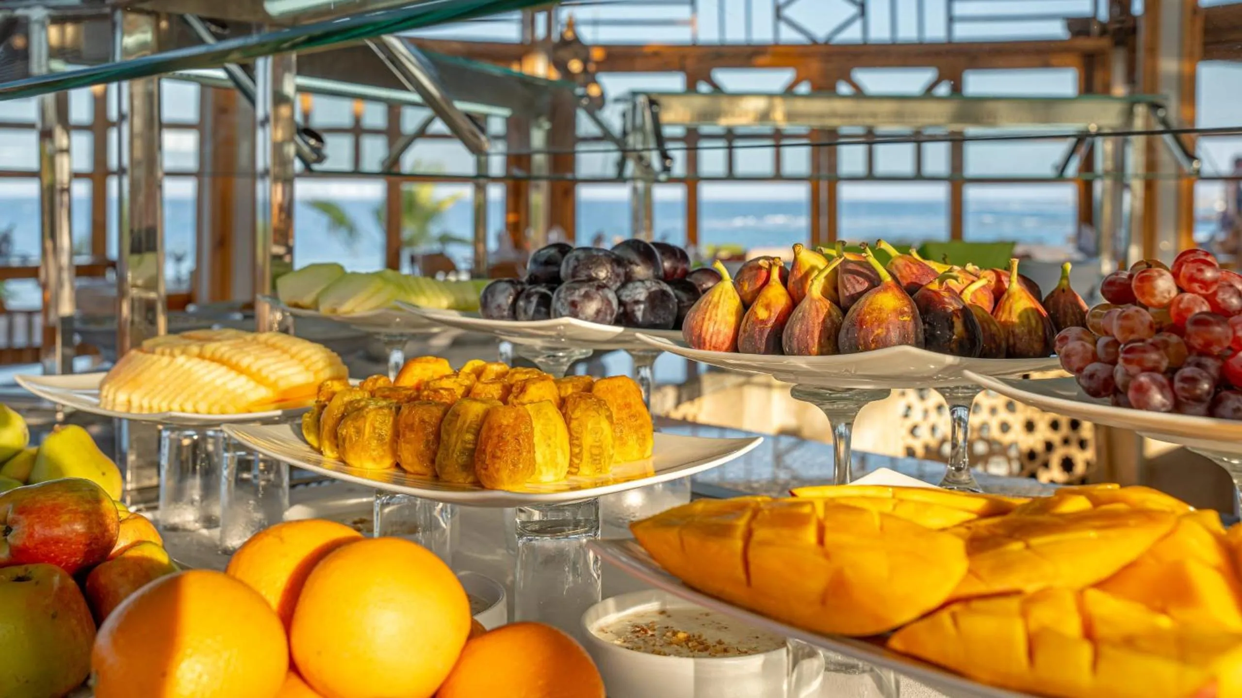 Restaurant/places to eat in Three Corners Equinox Beach Resort