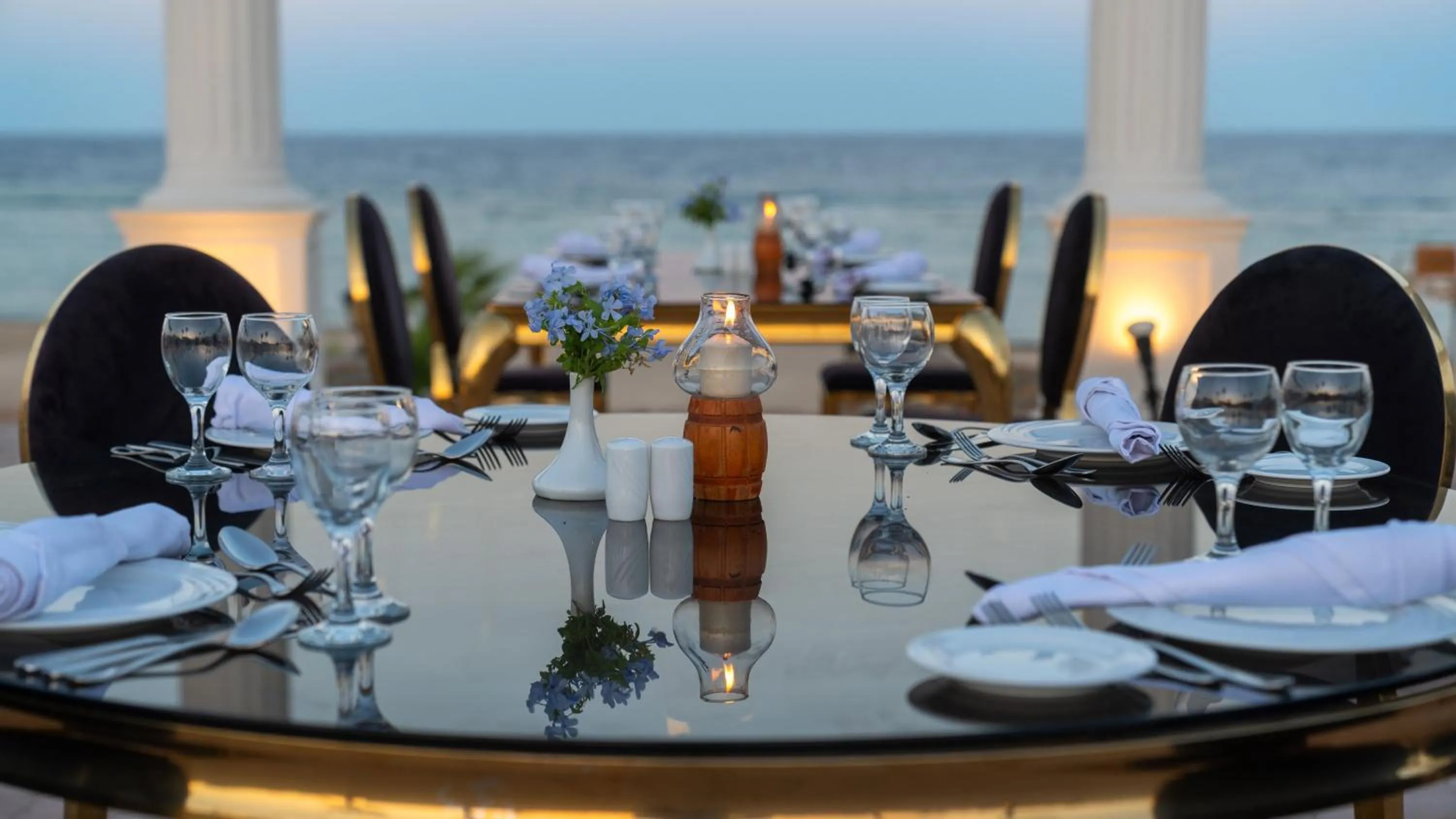 Restaurant/places to eat in Three Corners Equinox Beach Resort