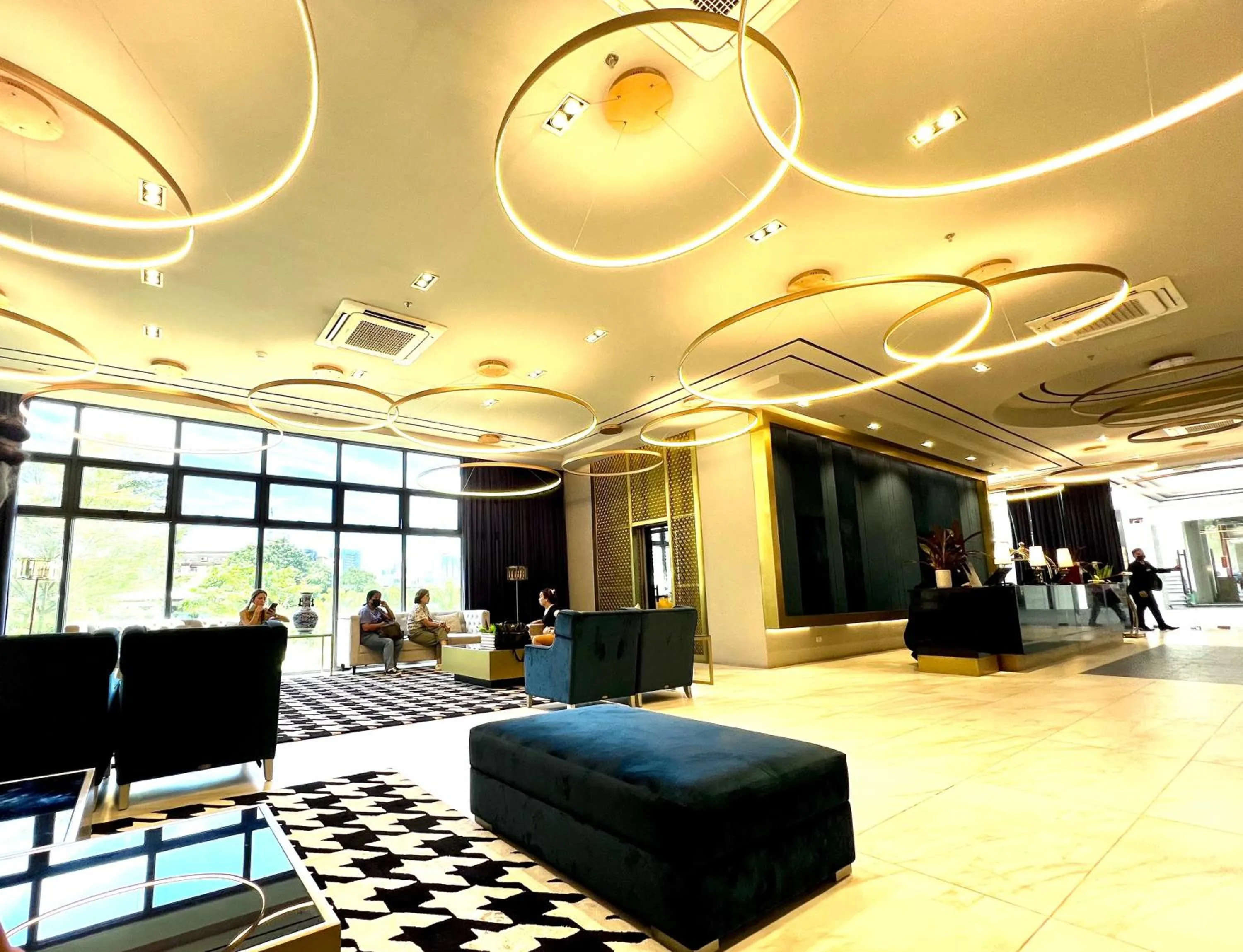 Lobby or reception in Grand Residences by Isla Stays